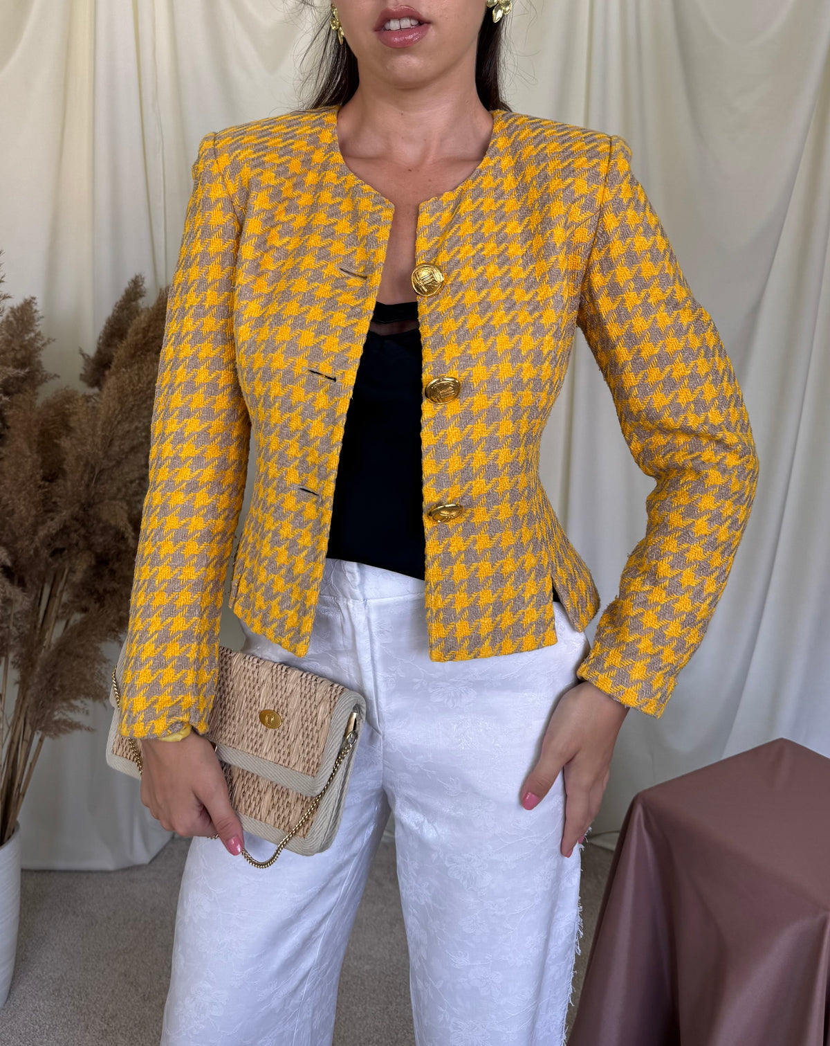 Sacou vintage din bumbac și in cu nasturi superbi tip bijuterie, talie cambrata ( mărimea xs/s)