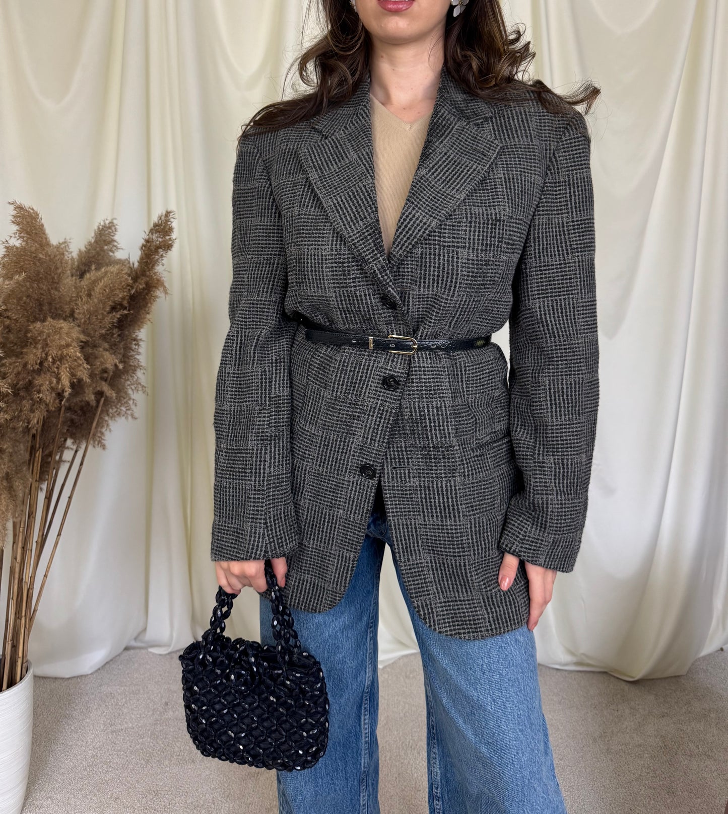 Sacou vintage de brand HUGO BOSS din stofă de catifea superbă ( mărimea M/L)