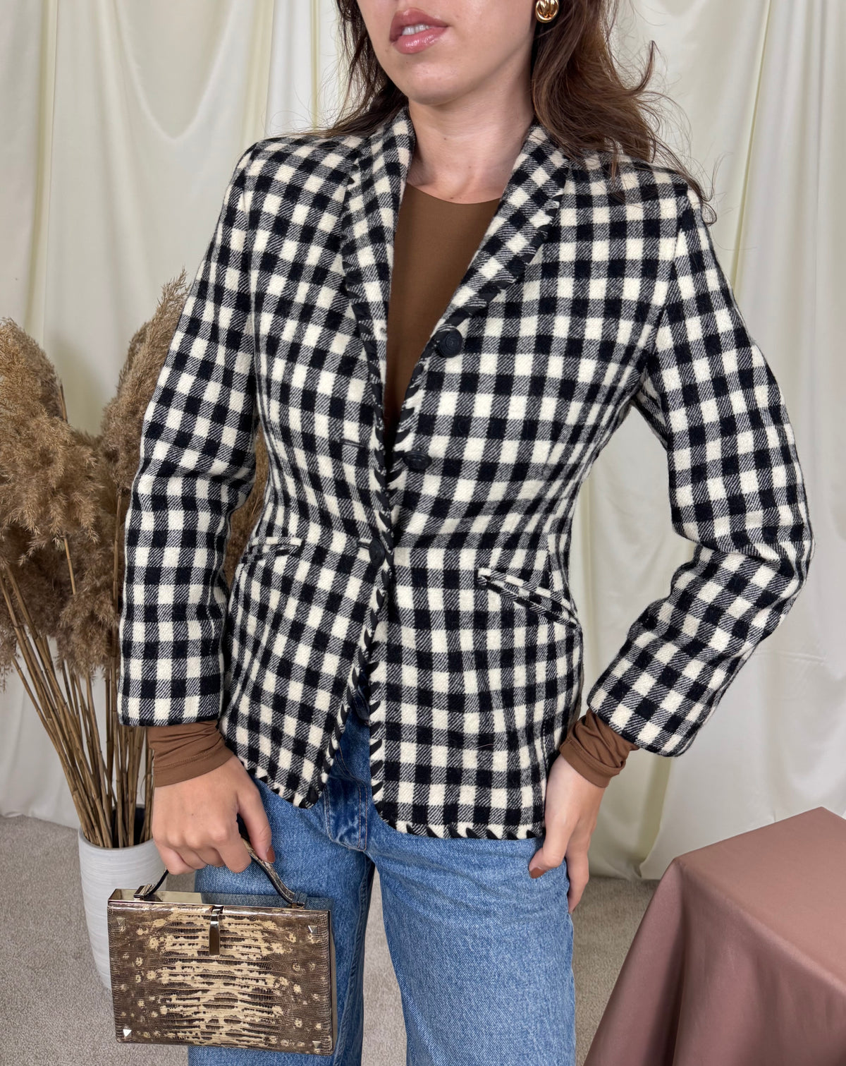 Sacou vintage superb ELEGANCE PARIS din 100% lână, nasturi inscripționați ( mărimea xs/s)