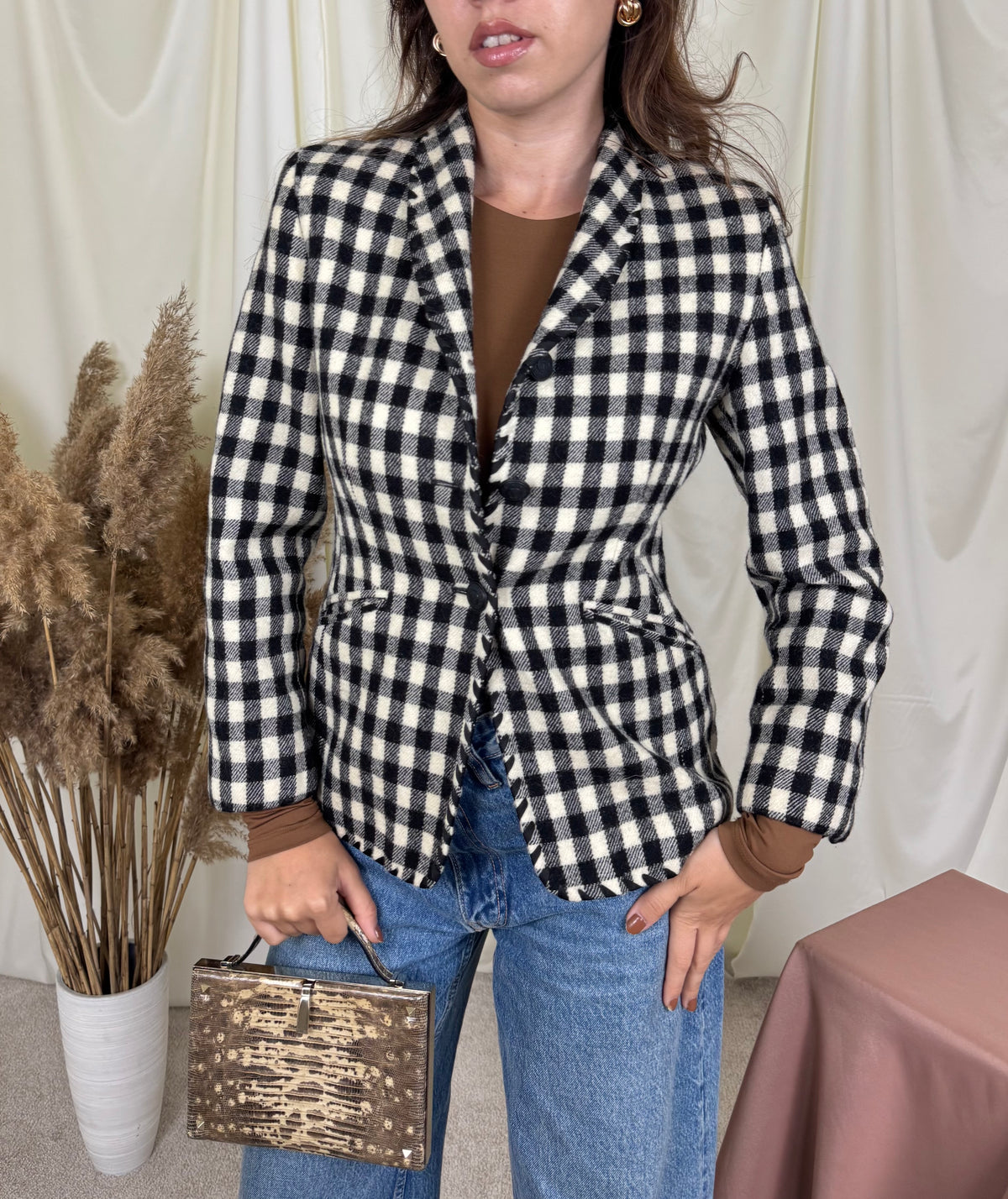Sacou vintage superb ELEGANCE PARIS din 100% lână, nasturi inscripționați ( mărimea xs/s)