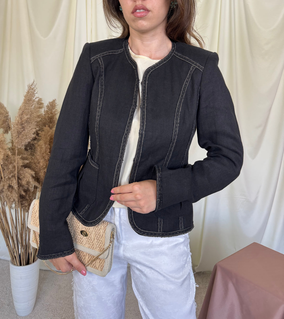 Sacou- jacheta din 100% in in stil minimalist cu cusături nude ( mărimea XS/S)