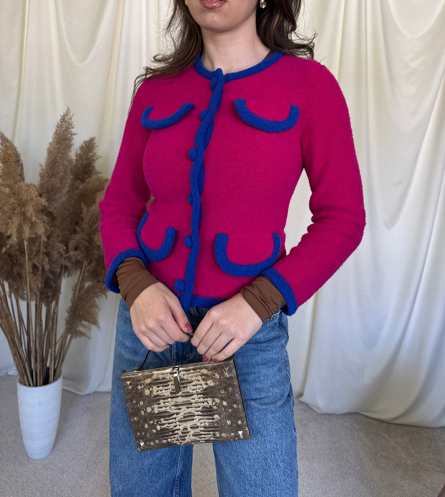 Jerse Moschino din 80% lână super moale 
(Mărimea XS/S)