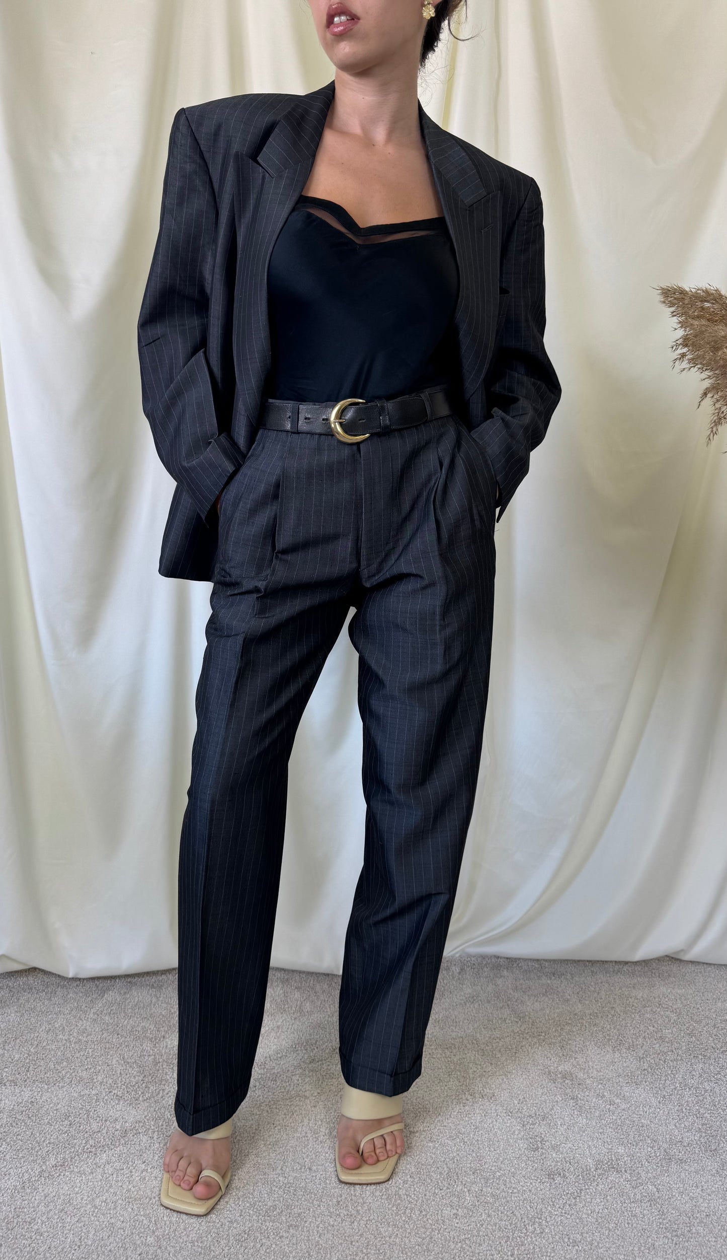 Costum vintage elegant din stofă de vară: vascoza, acetat și mătase naturală, pantalon cu talie înaltă  (Mărimea M)