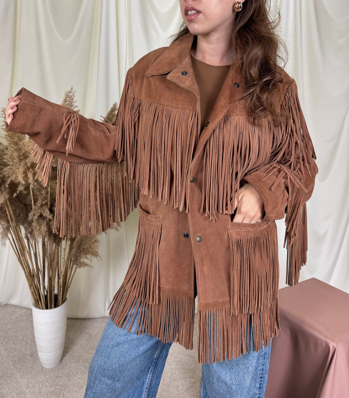 Jacheta vintage REED din 100% piele naturală întoarsă cu franjuri ( mărimea S-M)