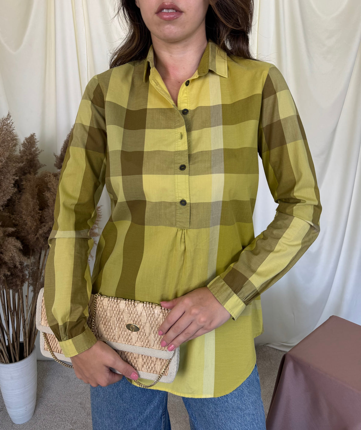 Cămașă luxury BURBERRY din 100% bumbac cu print specific brandului ( mărimea S)