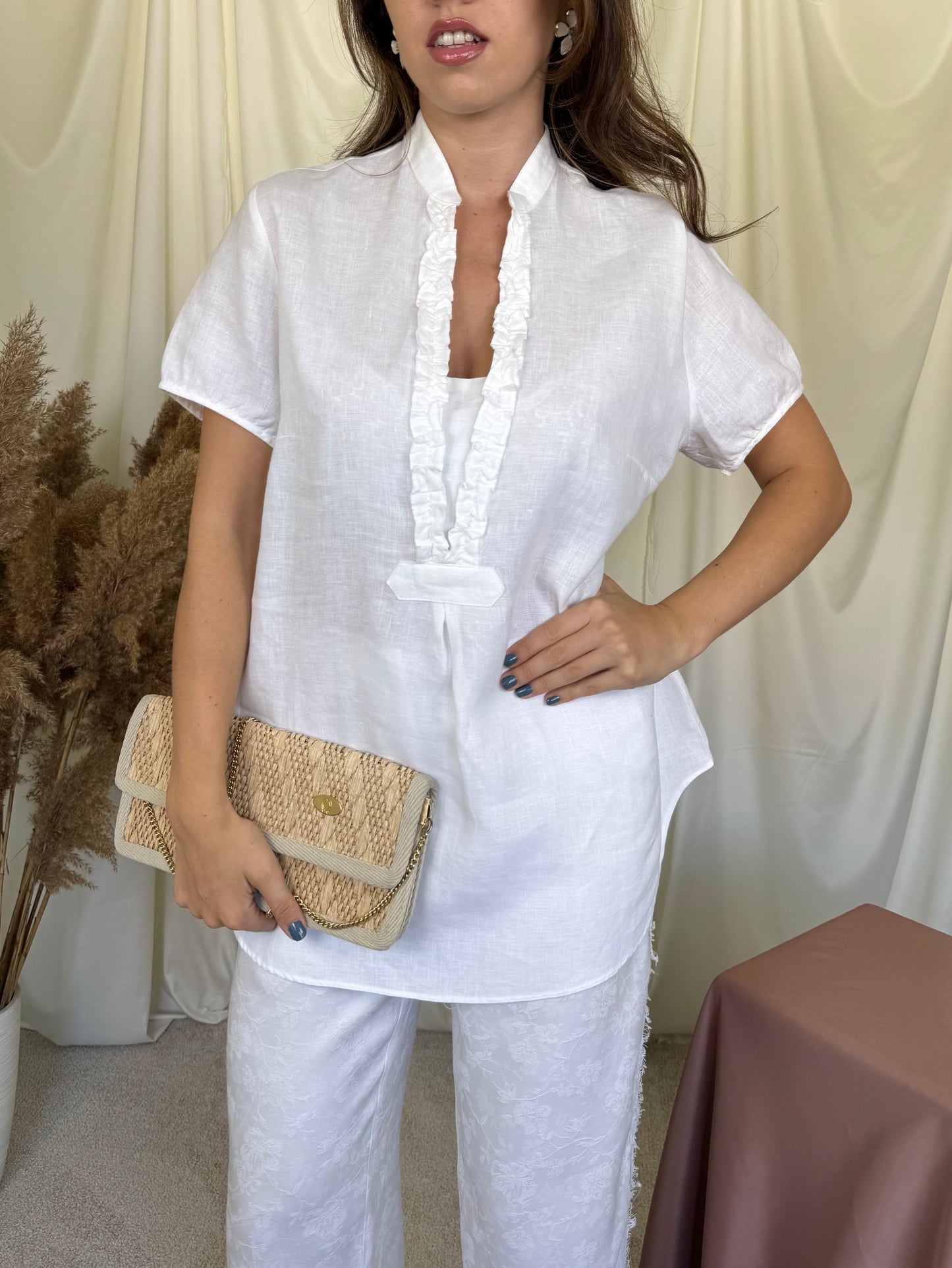 Cămașă vintage din 100% in, lucrată impecabil ( mărimea M/L)