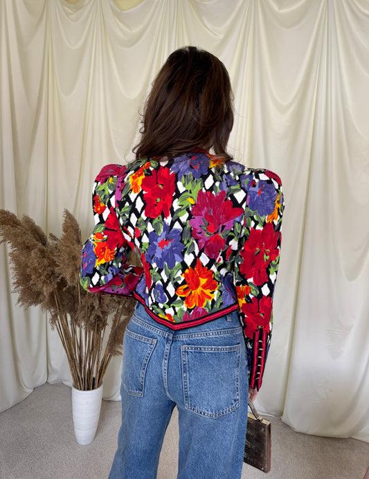 Sacou spectaculos cu print, umeri marcați și nasturi bijuterie ( mărimea S)