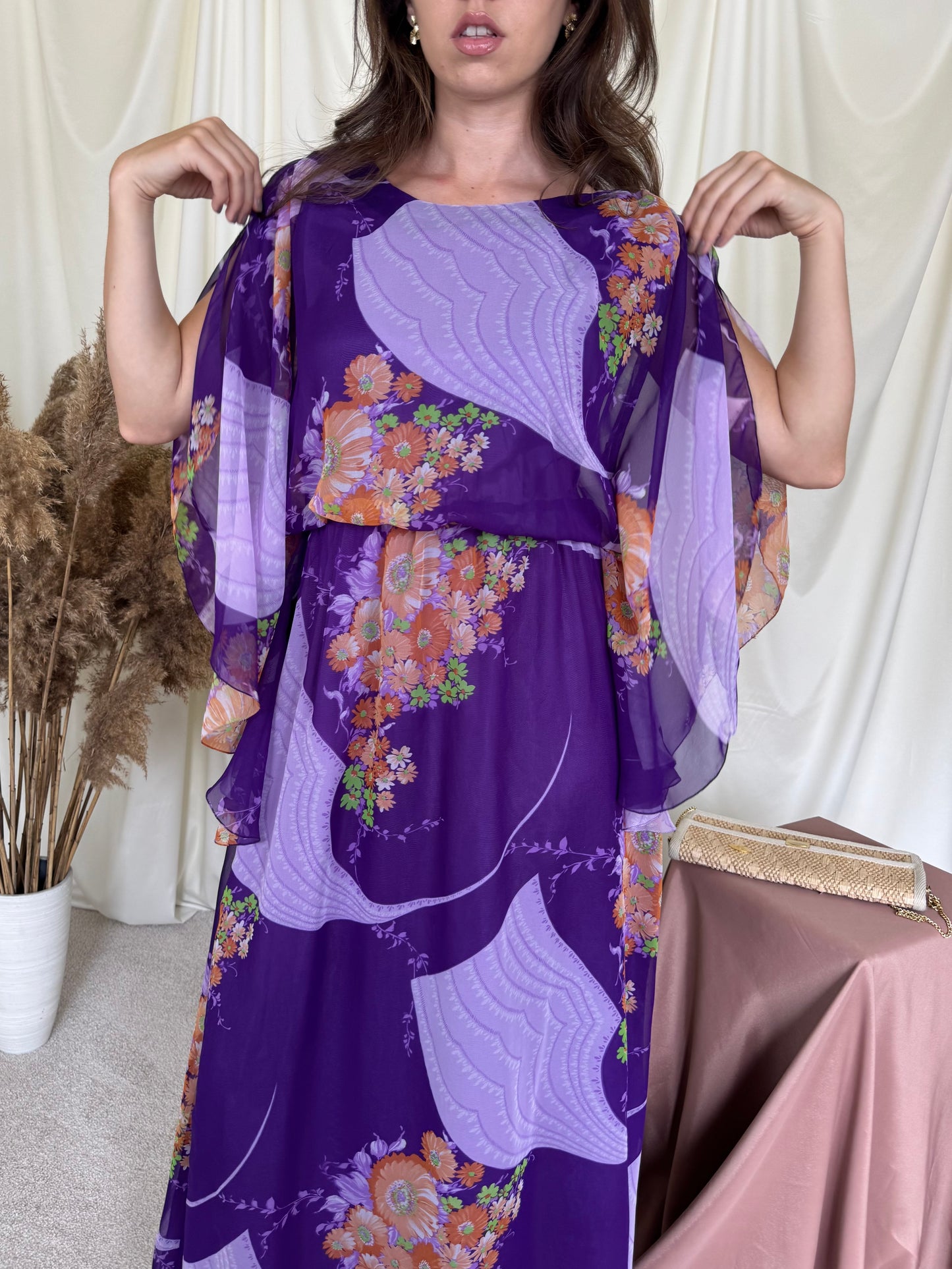 Rochie vintage cu mâneci spectaculoase și talie elastică, print mov floral ( mărimea S)