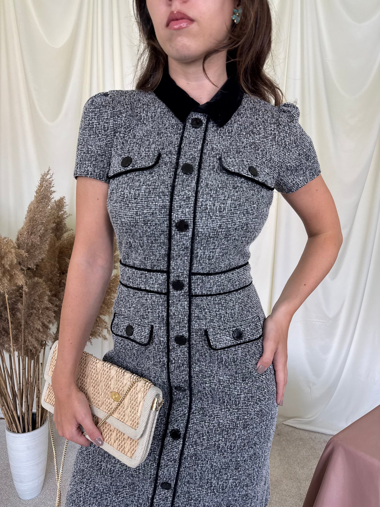Rochie KARL LAGERFELD cu talie cambrata 
(Mărimea xs/s)