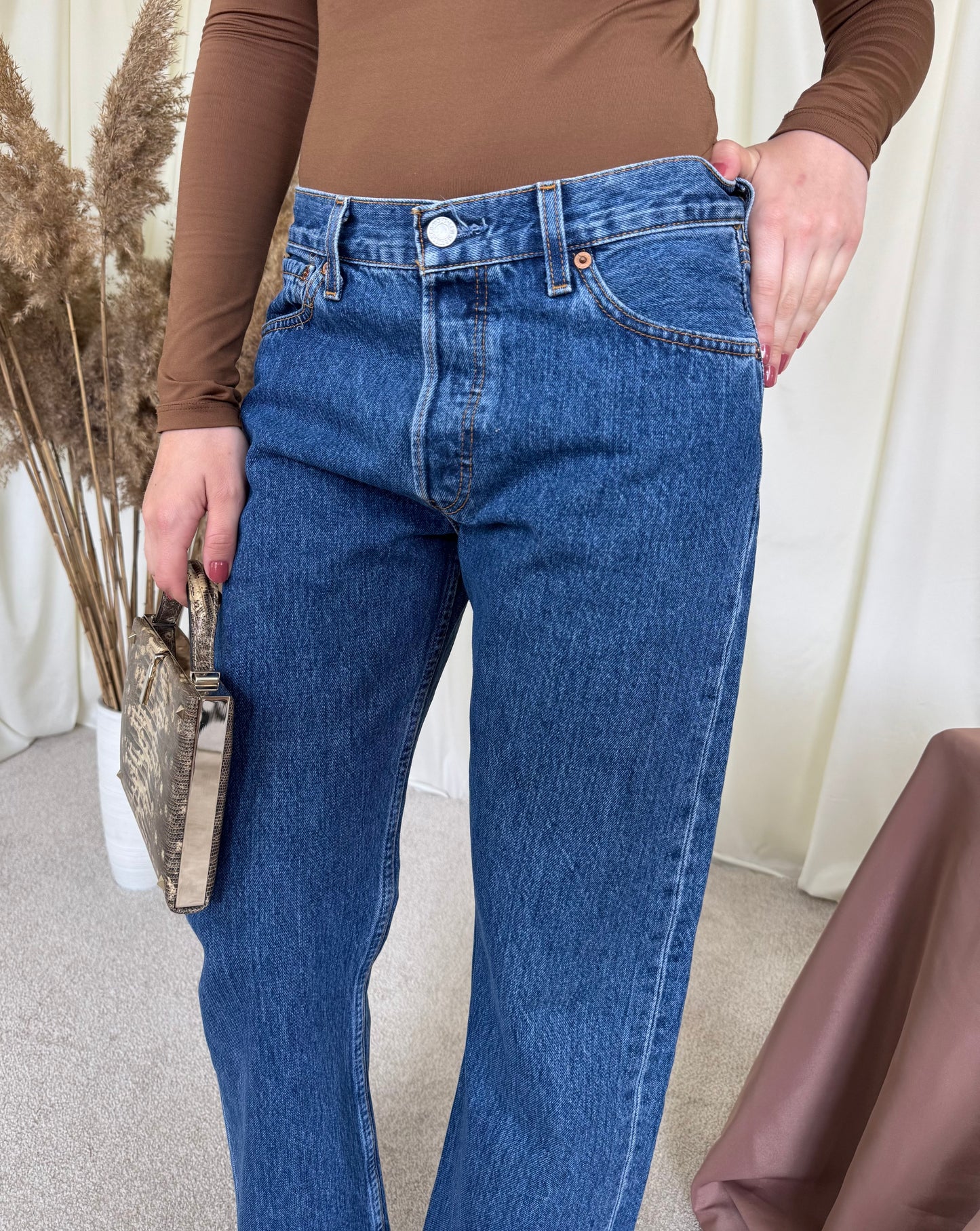 Blug Levi’s 501 -76 talie  
(Mărimea S/ M)