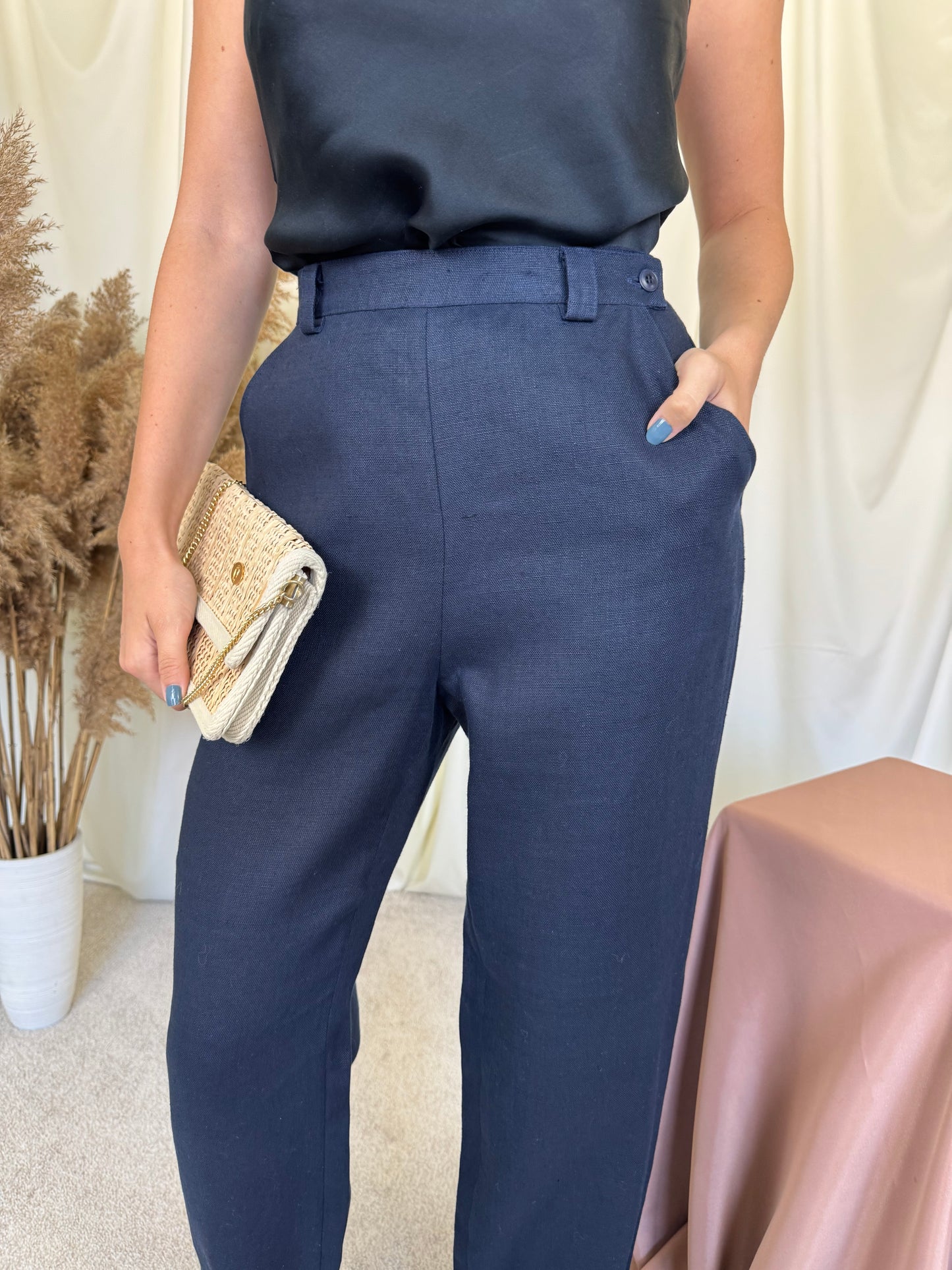 Pantalon vintage Brigitte din 100% in cu talie super înaltă, in structurat extrem de calitativ( mărimea M)
