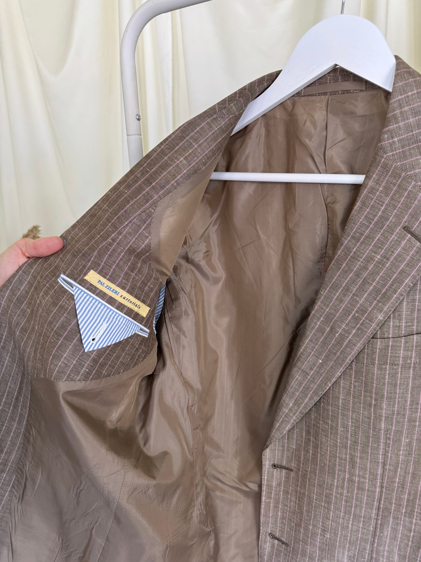 Costum luxury PAL ZILERI din in și lână subțire, print cu dungi fine roz (Mărimea L-XL)