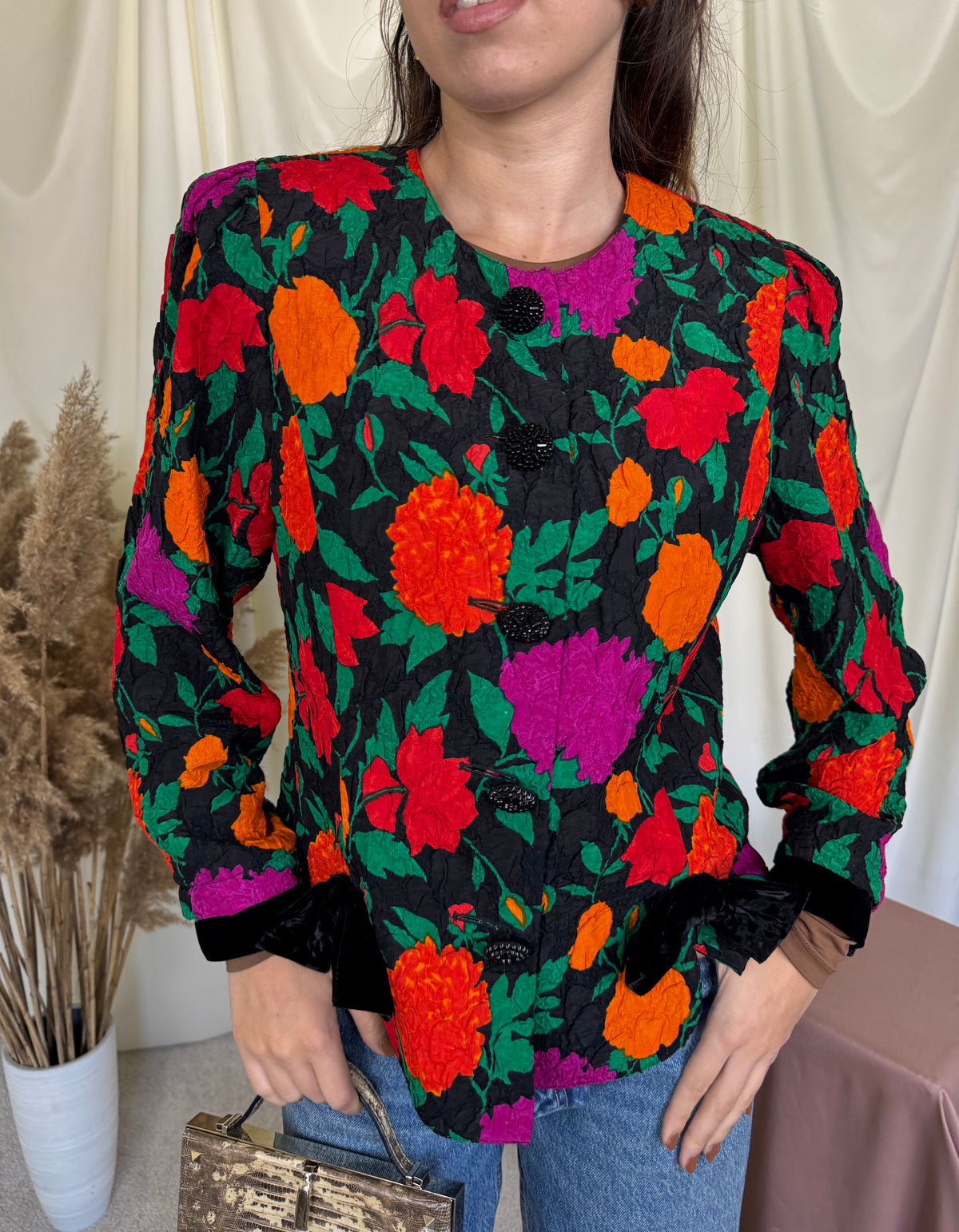 Sacou vintage LOUIS FERAUD din vascoza și mătase naturală cu detalii din catifea ( mărimea M )