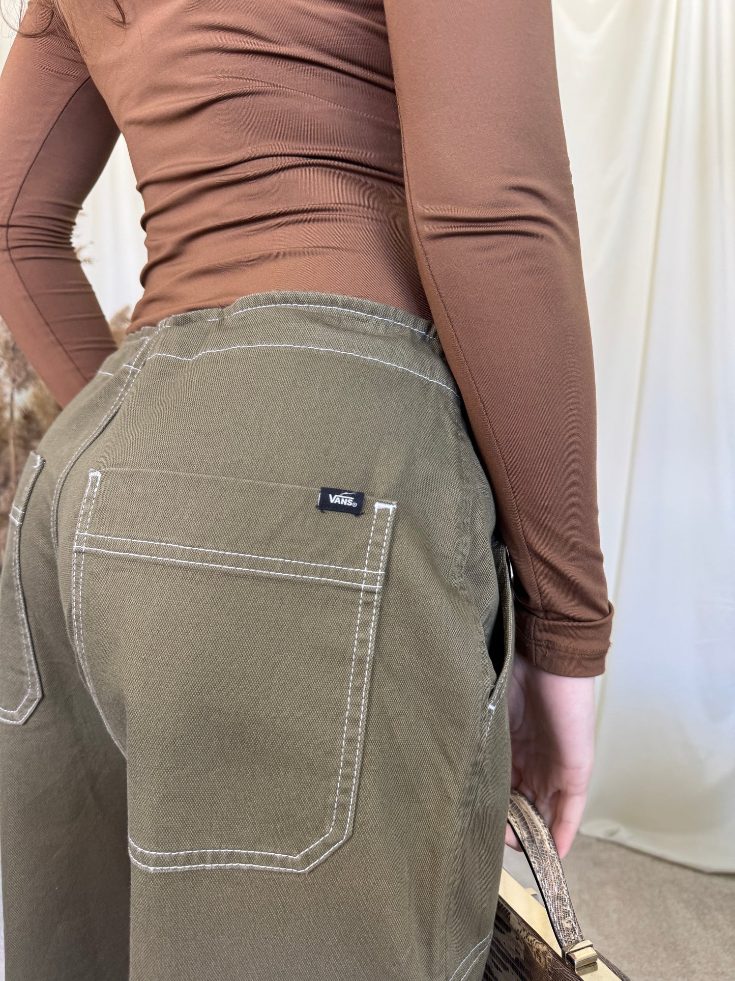 Pantalon VANS din bumbac cu talie medie 
(Mărimea M)