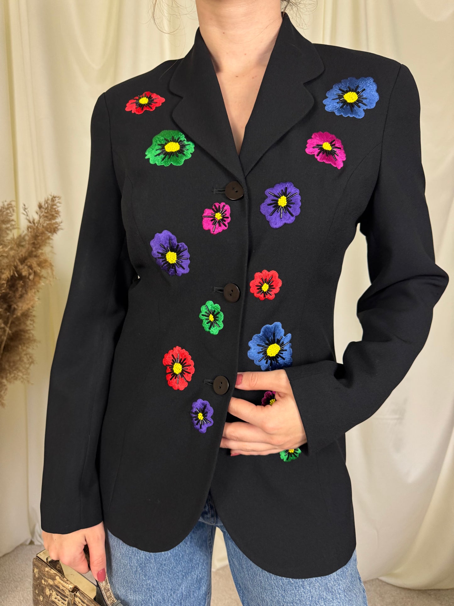 Sacou escada cu flori
brodate, mega cute, mărimea S