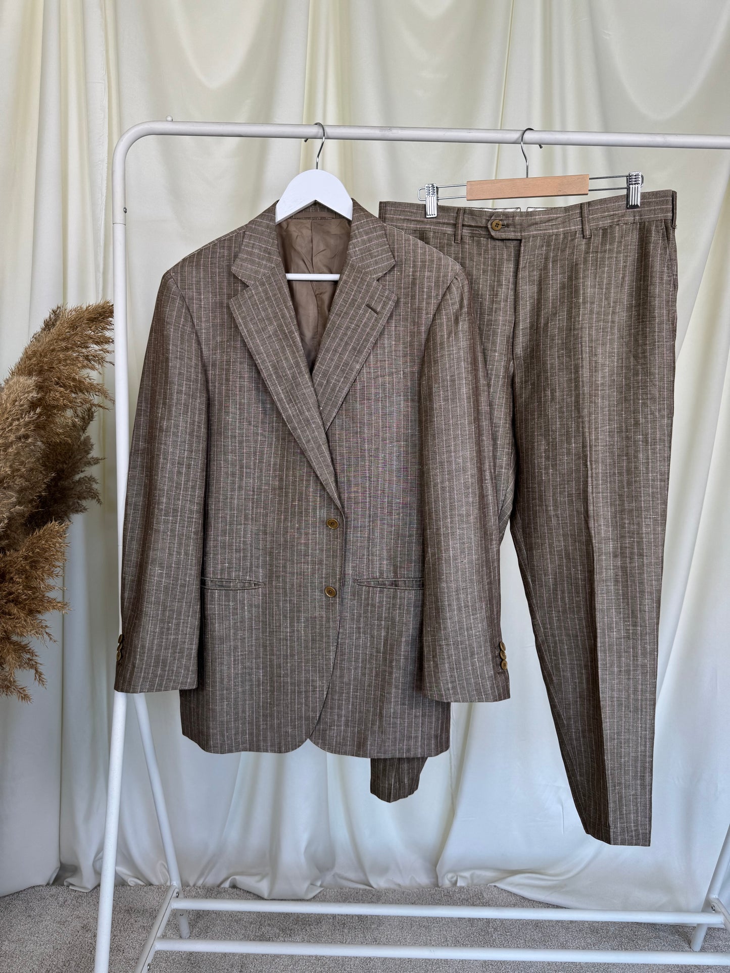 Costum luxury PAL ZILERI din in și lână subțire, print cu dungi fine roz (Mărimea L-XL)
