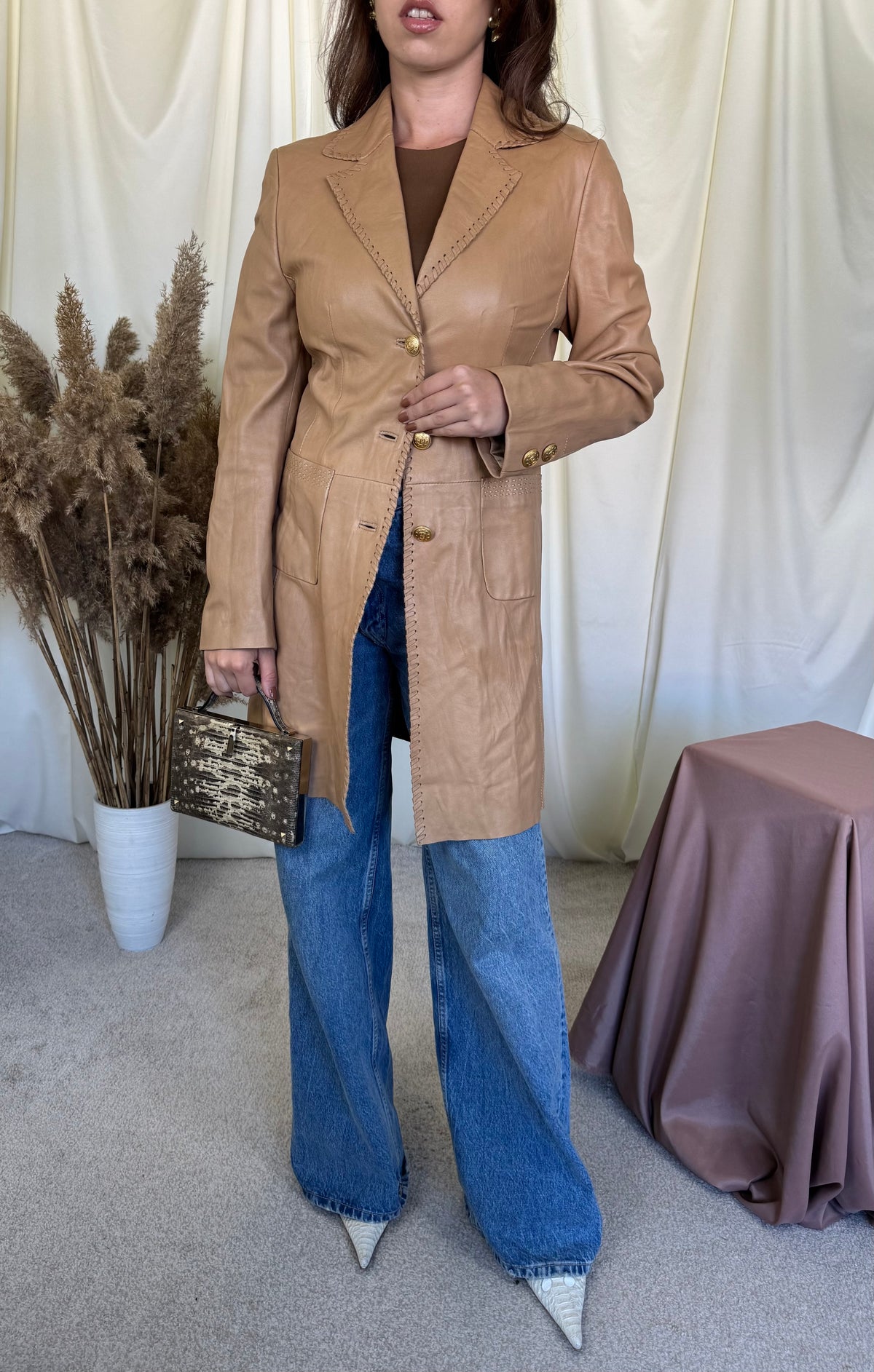 Pardesiu vintage premium ELEGANCE Paris din 100% piele naturală fină tip mănușă cu nasturi metalici inscripționați ( mărimea S/M)