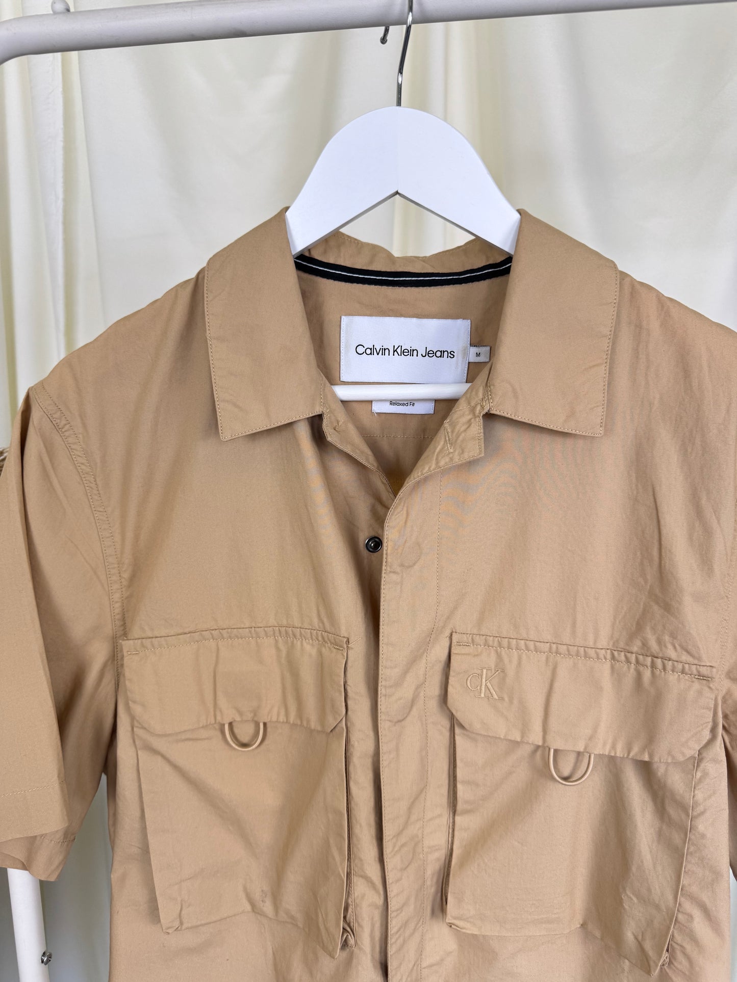 Cămașă Calvin Klein utility din 100% bumbac 
(Mărimea M)