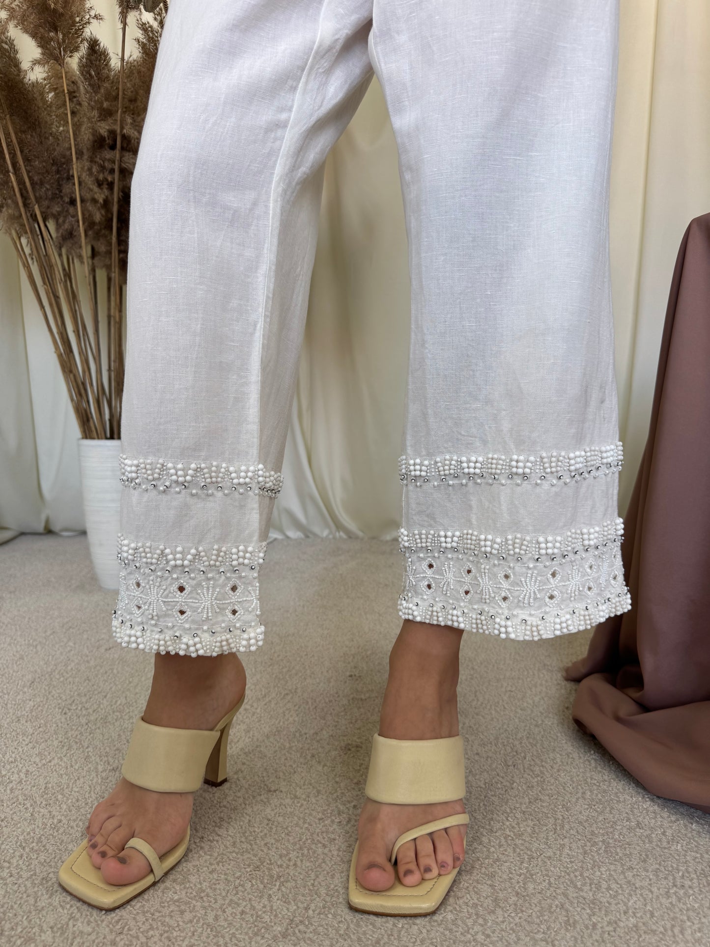 Pantaloni TWINSET din 100% in cu mărgele și aplicații ( mărimea L)