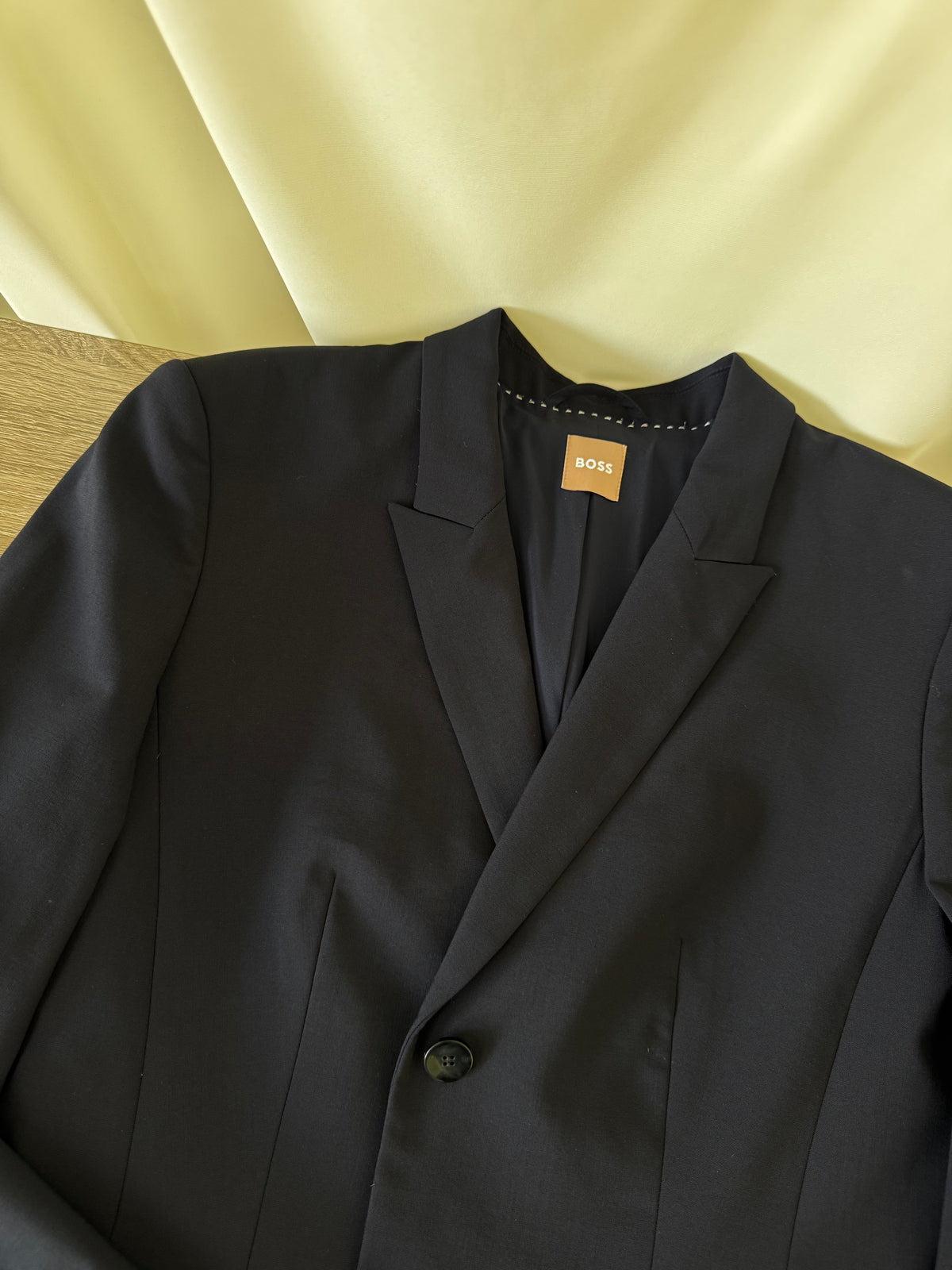 Sacou premium Hugo Boss din stofă de lână fină, bleumarin( mărimea S-M)