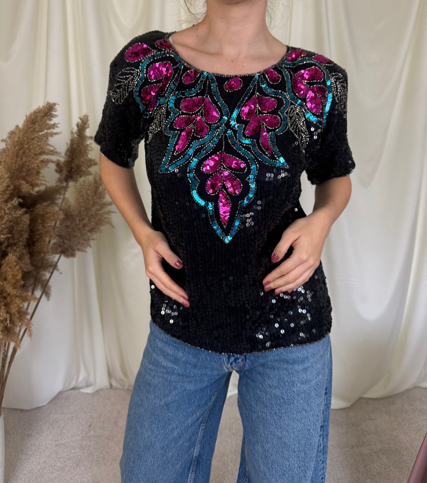 Piesa vintage superbă din mătase naturală cu mărgele și paiete( mărimea M )