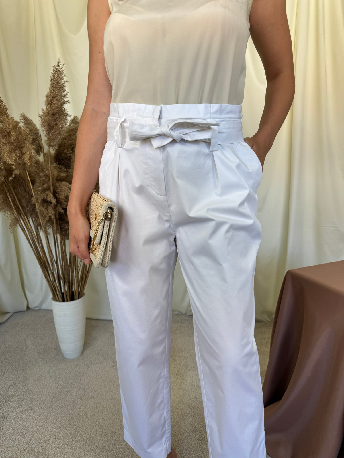 Pantalon alb din 100% bumbac cu talie înaltă ajustabilă cu cordon ( mărimea M)