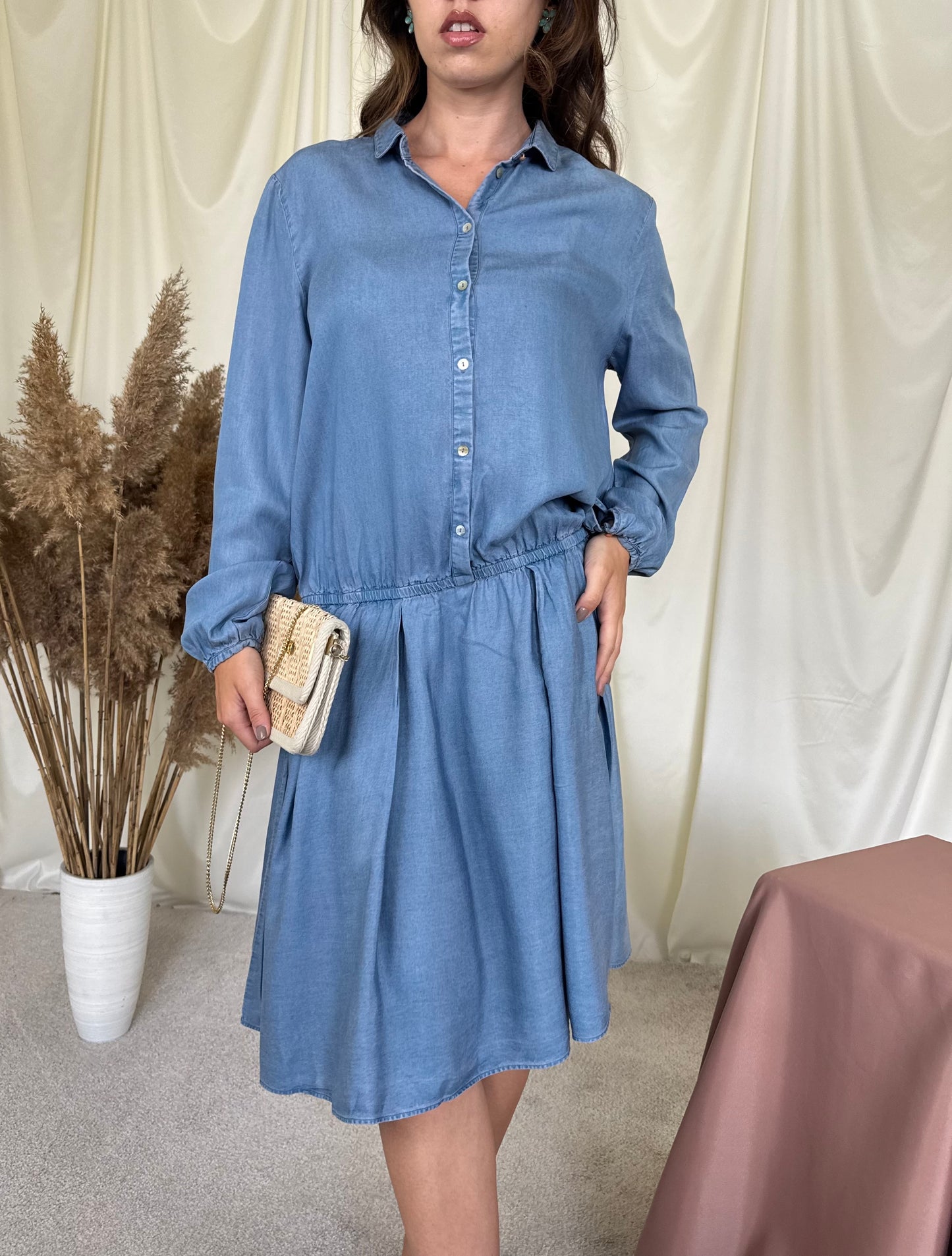 Rochie nouă HUGO BOSS din denim cu talie elastică 
(Mărimea L/XL)