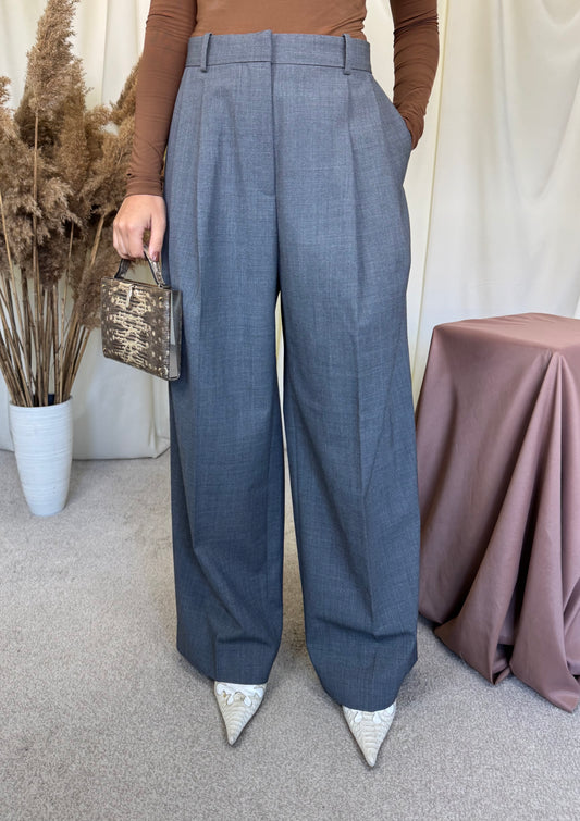 Back! Pantalon COS super cool wide leg din stofă de lână  ( mărimea M) tall