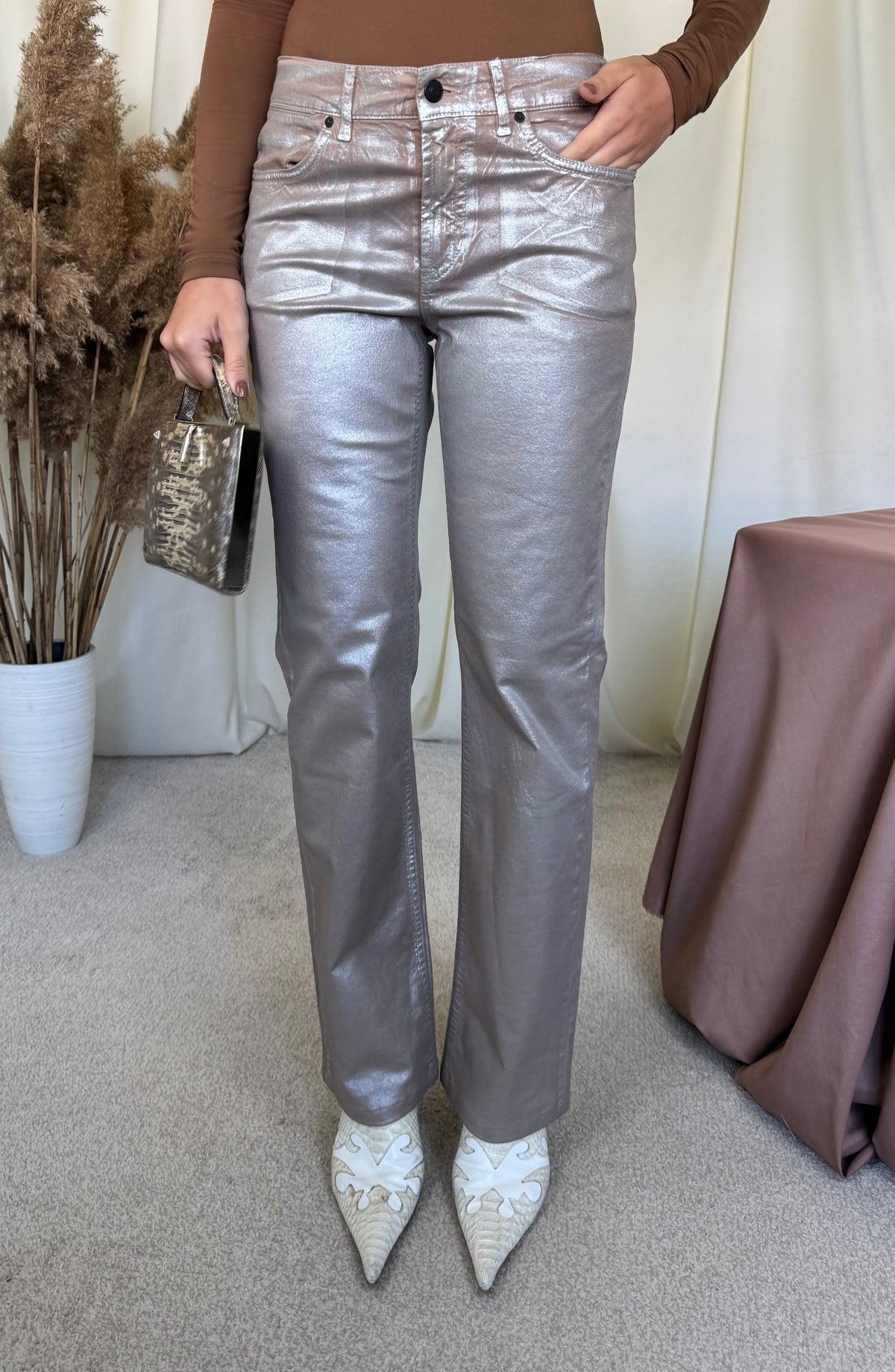 Blugi premium ESCADA din denim cu finisaj metalizat( mărimea S)