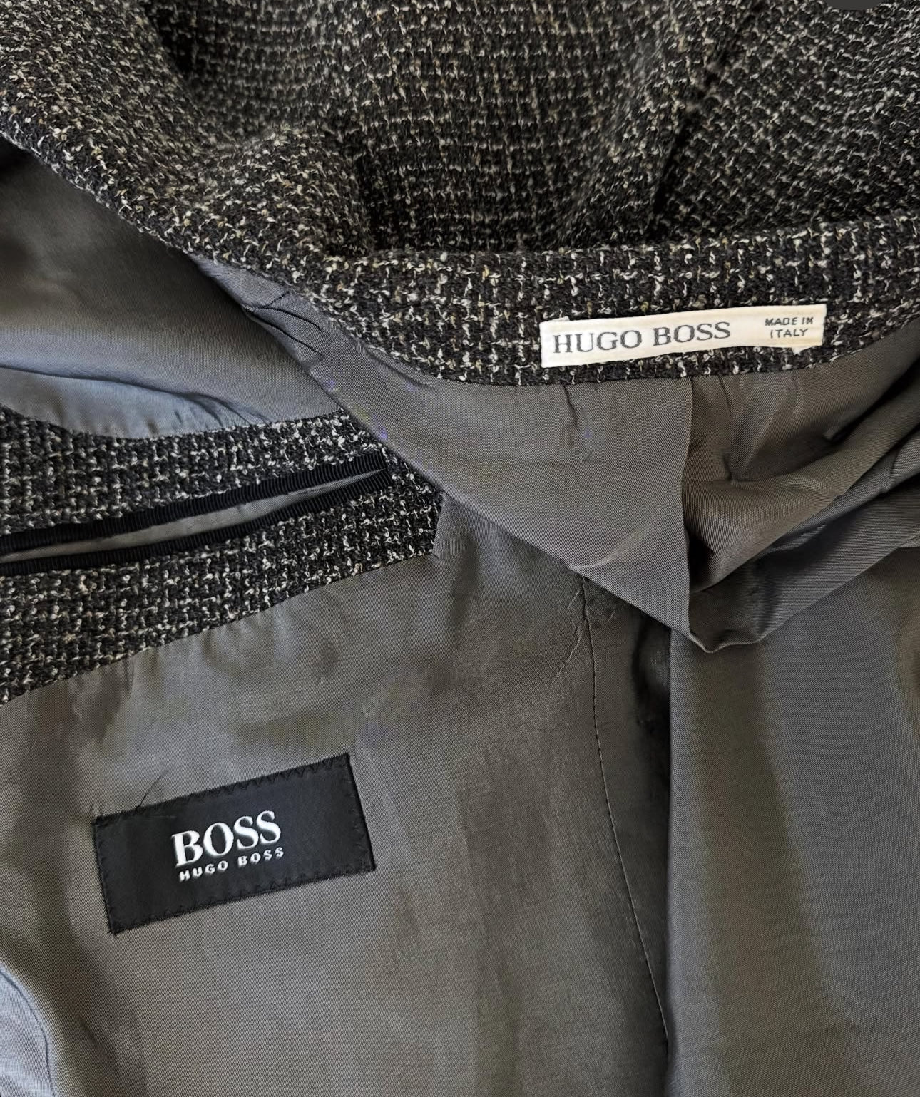 Sacou premium de brand HUGO BOSS din stofă de lână( mărimea M)