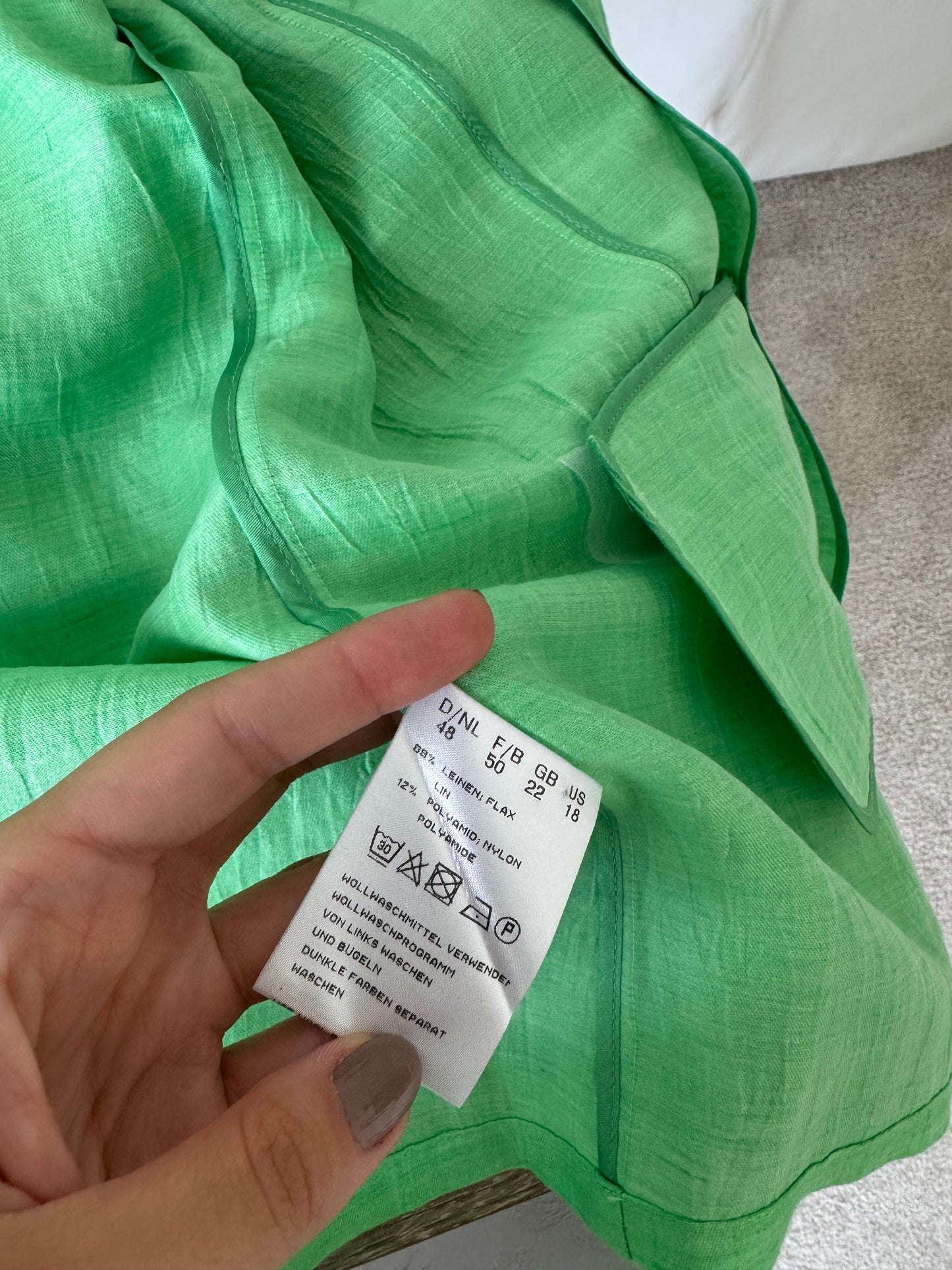 Sacou de vară într-o nuanță de verde crud, mâneci 3/4 și croi lejer ( mărimea XL)