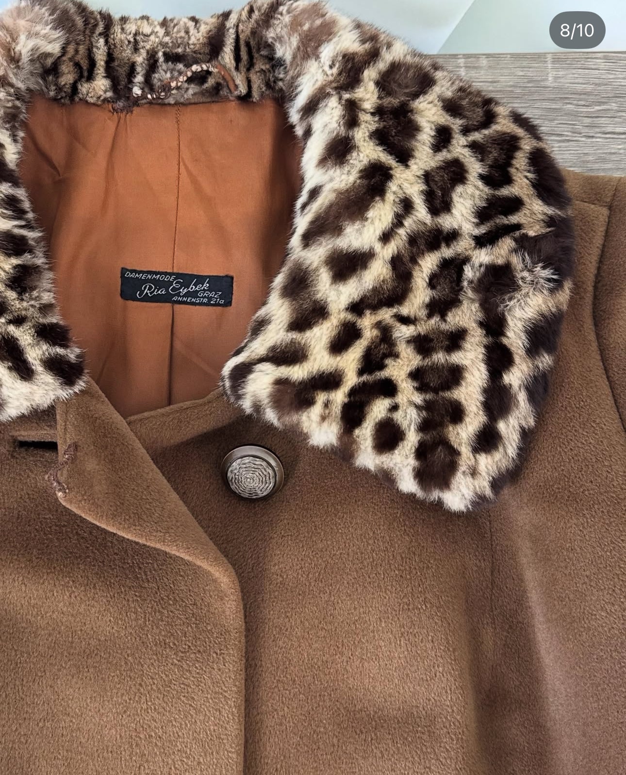 Piesa vintage de lux din lână și blana naturală