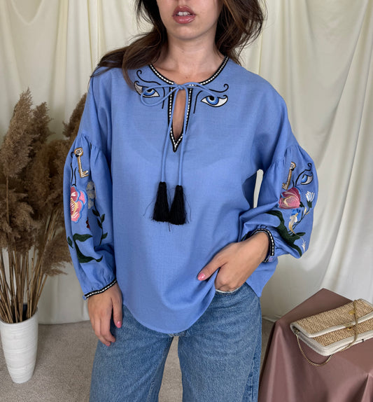 Cămașă ESSENTIEL din 100% lână baby blue cu print brodat, mâneci ample ( mărimea S-M/L)