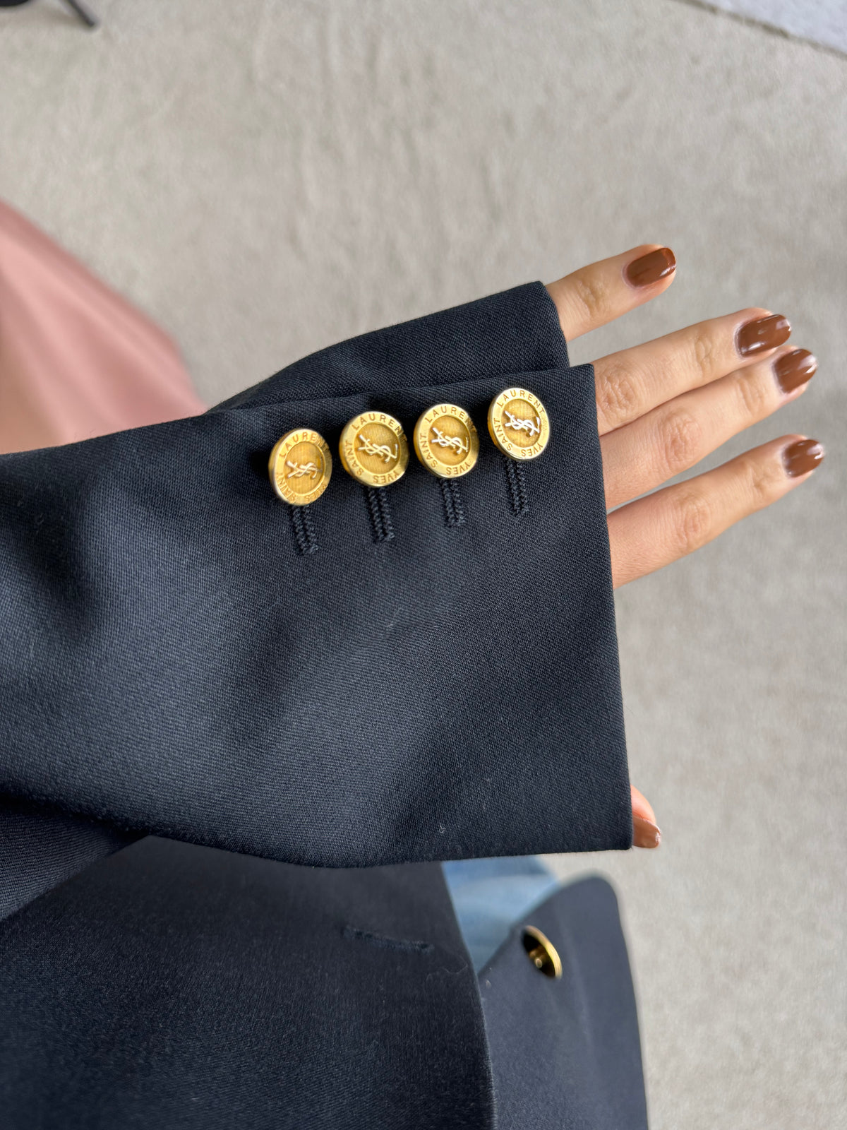 Sacou luxury YvesSaintLaurent din stofă premium 100% lână cu nasturi metalici inscripționați YSL( mărimea L/XL)