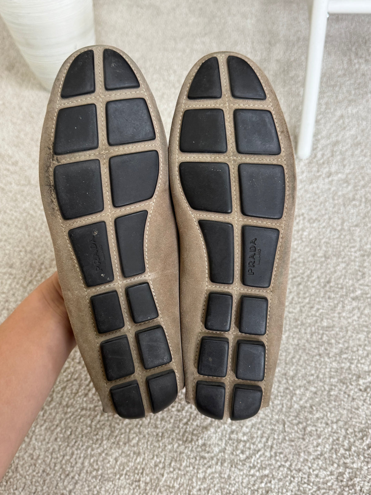 Mocasini PRADA din piele naturala cu inscripție metalică ( mărimea 37)