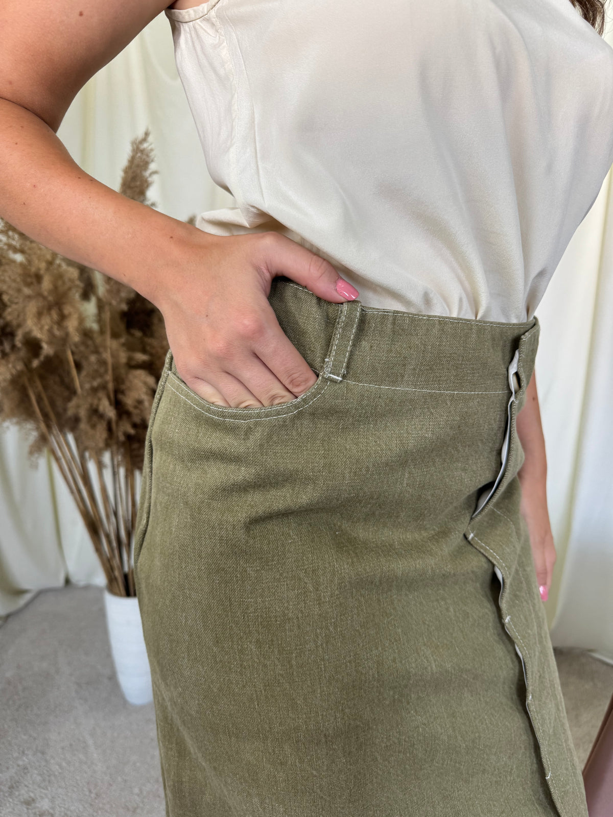 Fusta luxury STRENESSE din denim de 100% bumbac cu finisaje impecabile ( mărimea S/M)