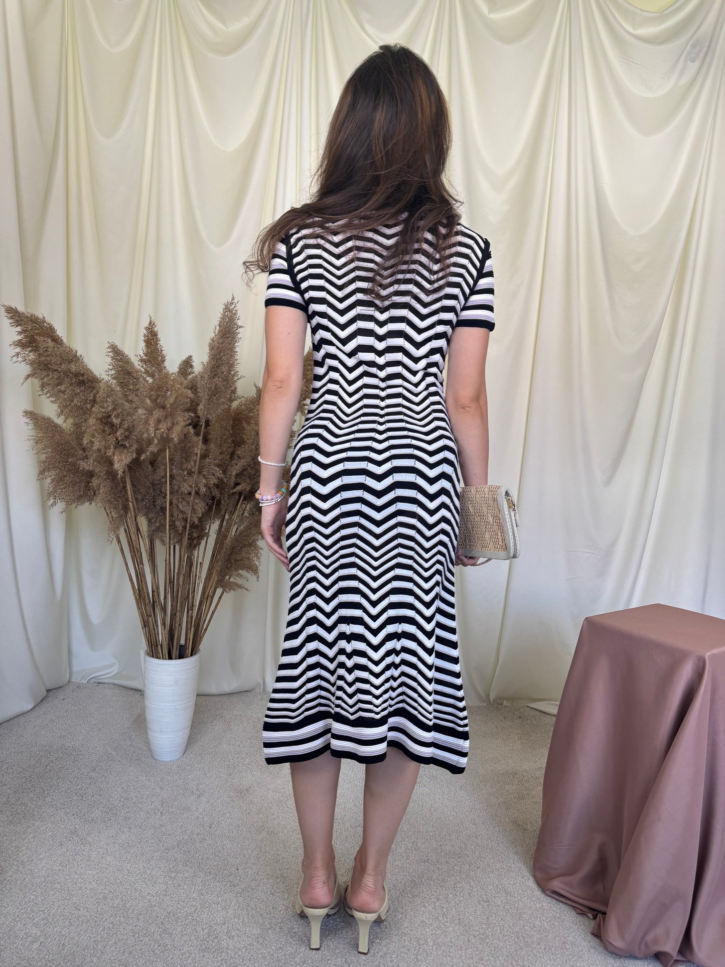 Rochie SAND din tricot de vară, talie marcata ( mărimea S/M)