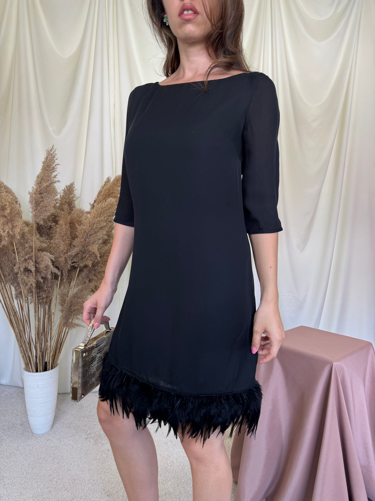 Rochie luxury de ocazie VALENTINO din 100% mătase naturală cu pene naturale, must în garderobă ( mărimea S)