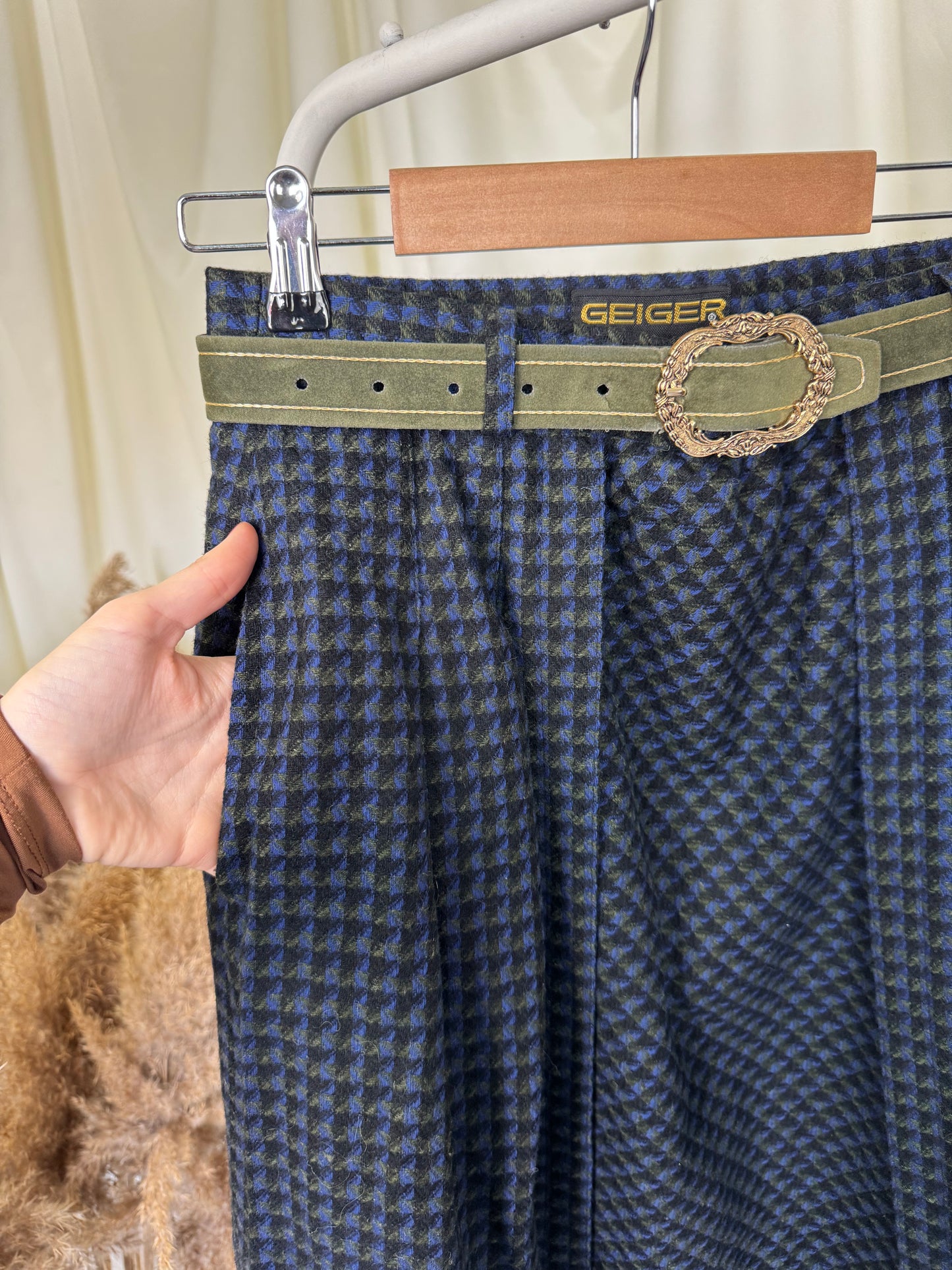 Fusta vintage cu centura inclusa din 100% lana (M)