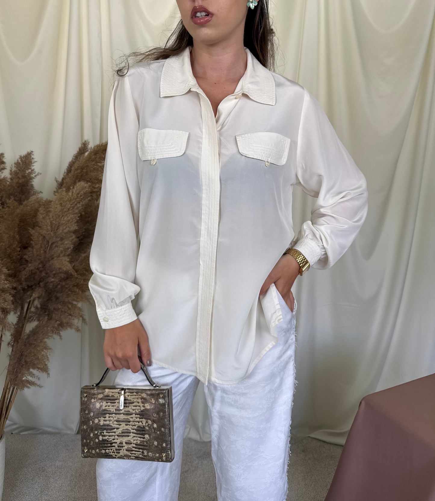 Cămașă vintage din 100% mătase naturală 
(Mărimea M/L)