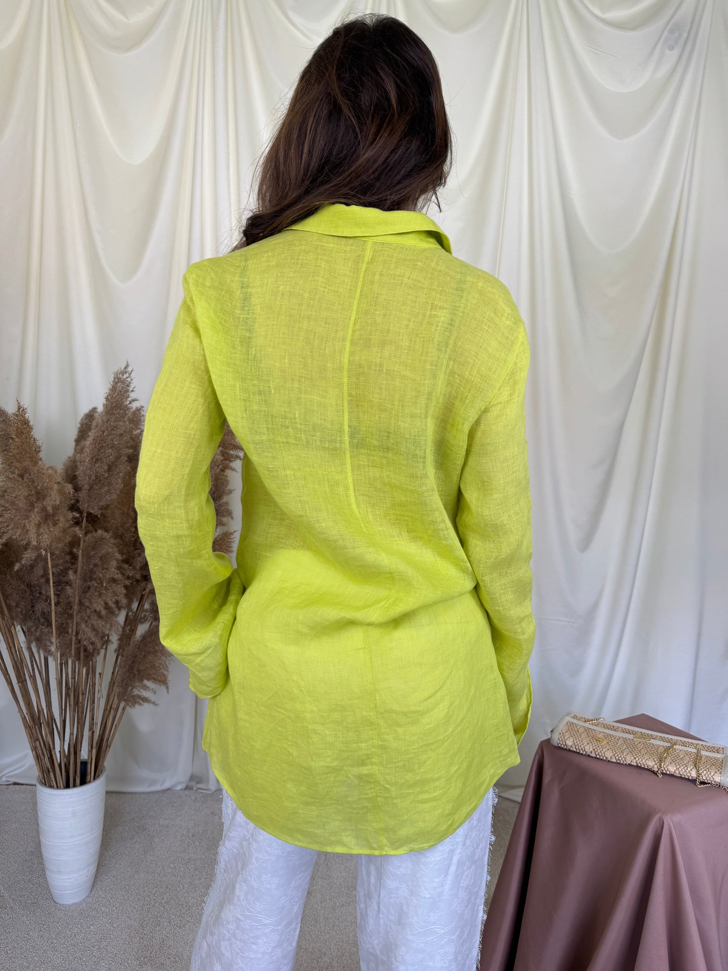 Cămașă  din 100% in Massimo Dutti cu slituri laterale 
(Mărimea S/M)