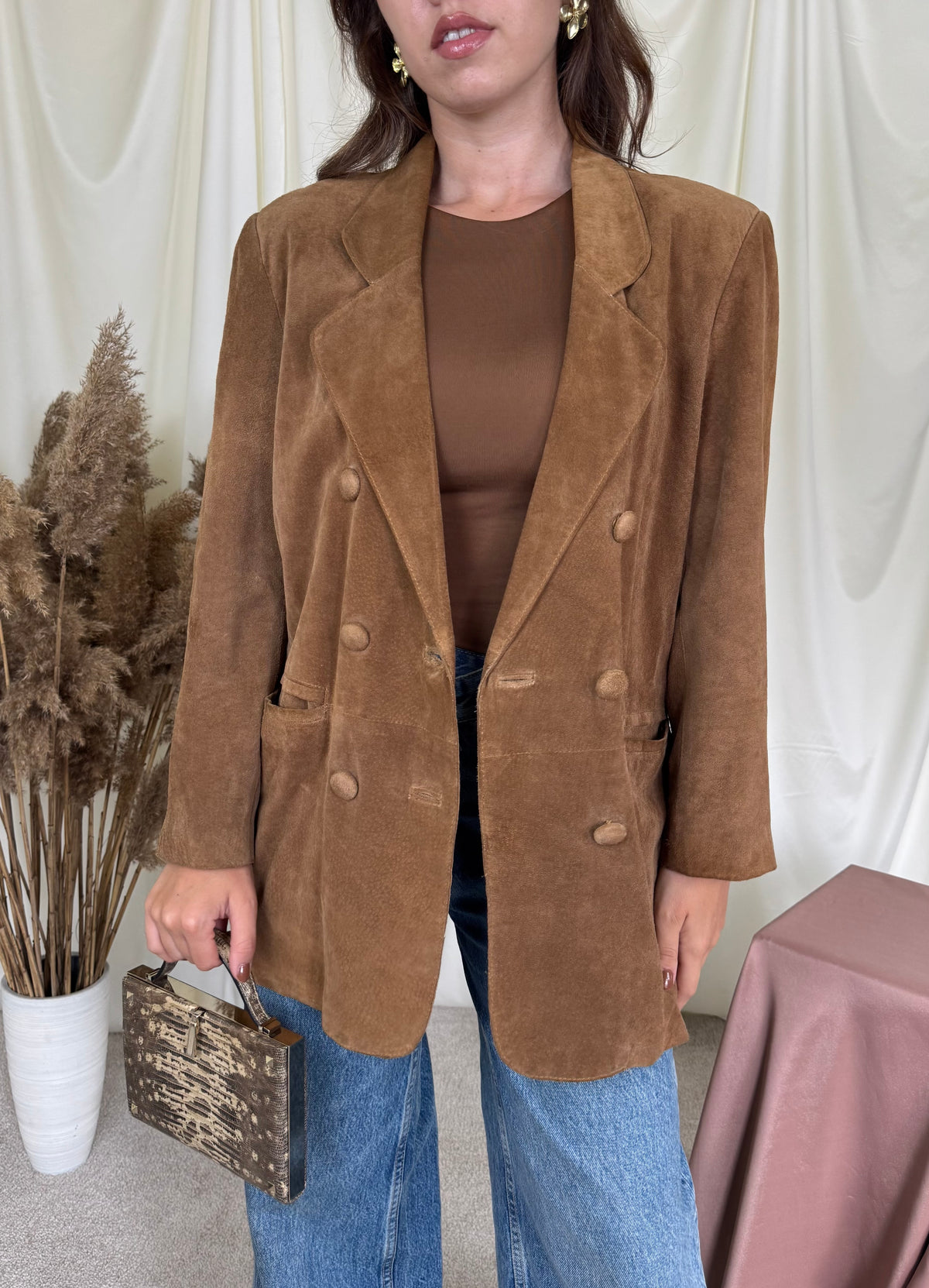 Jacheta vintage tip sacou din 100% piele naturală întoarsă la rând dublu de nasturi ( mărimea M)