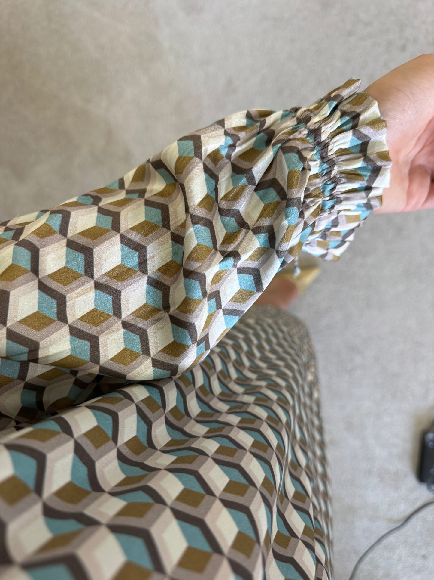 Rochie cu print din 100% mătase naturală, croi A- lejer 
(Mărimea xs- s/m)