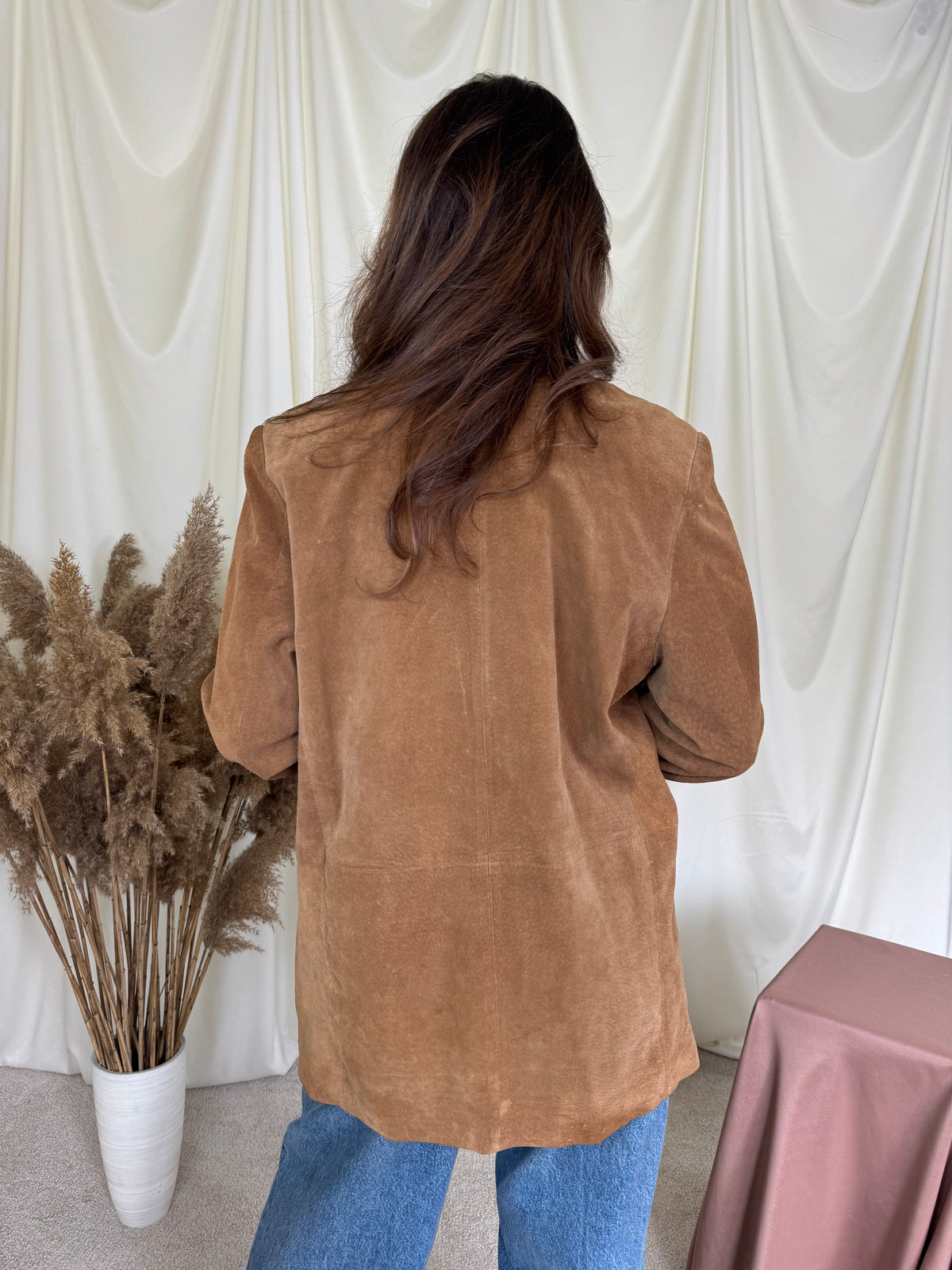 Jacheta vintage tip sacou din 100% piele naturală întoarsă la rând dublu de nasturi ( mărimea M)