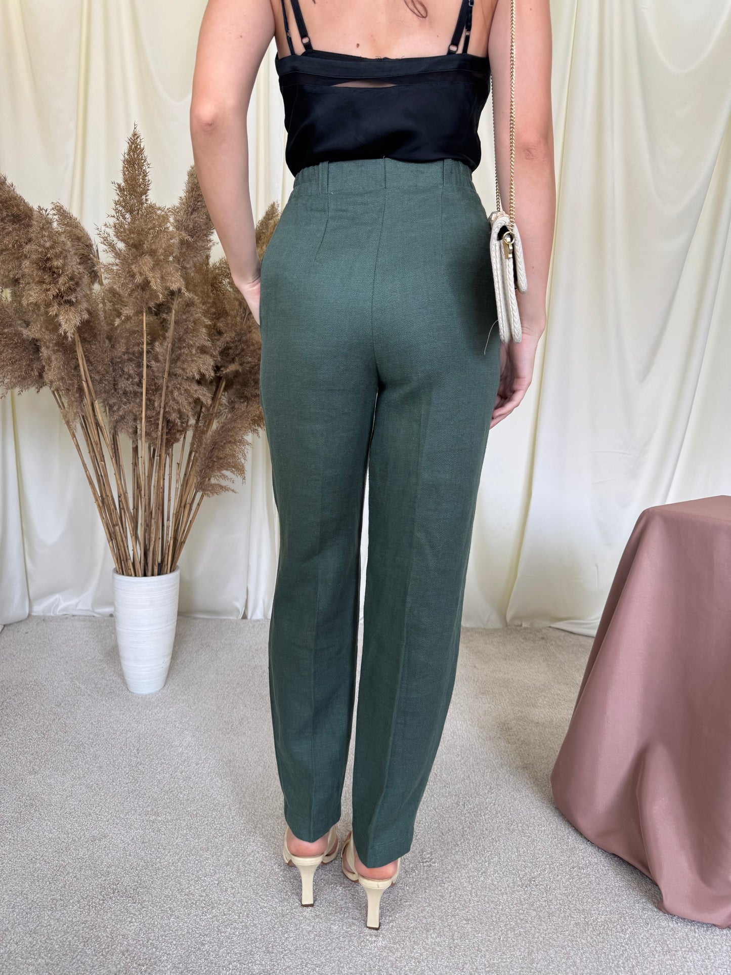 Pantalon vintage cu talie super înaltă elastică și detaliu metalic 
(Mărimea XS/S)