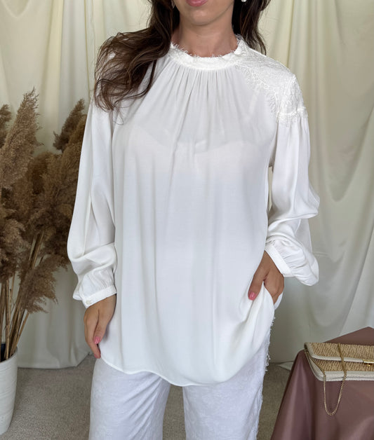 Cămașă nouă GERRY WEBER din 100% vascoza cu detalii superbe din dantelă ( mărimea L/XL)