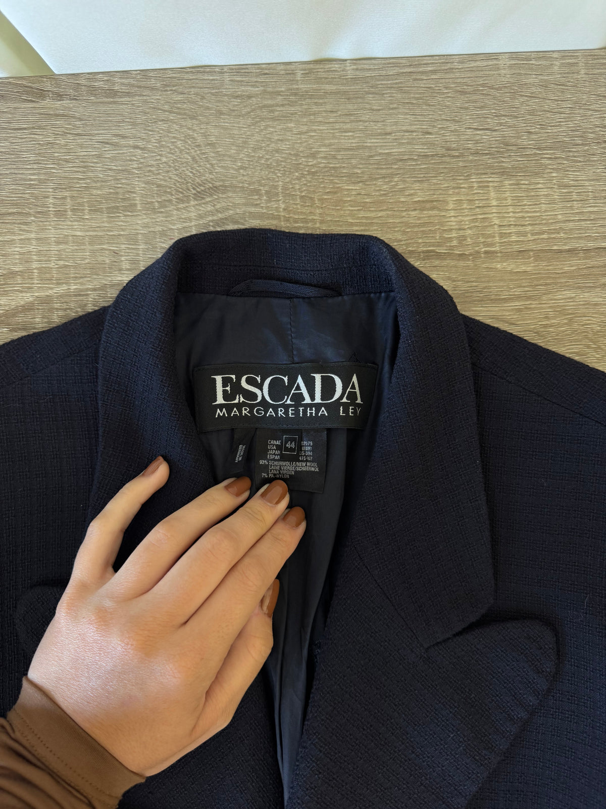 Sacou luxury ESCADA stofa de lână premium, nasturi inscripționați( mărimea L/XL)