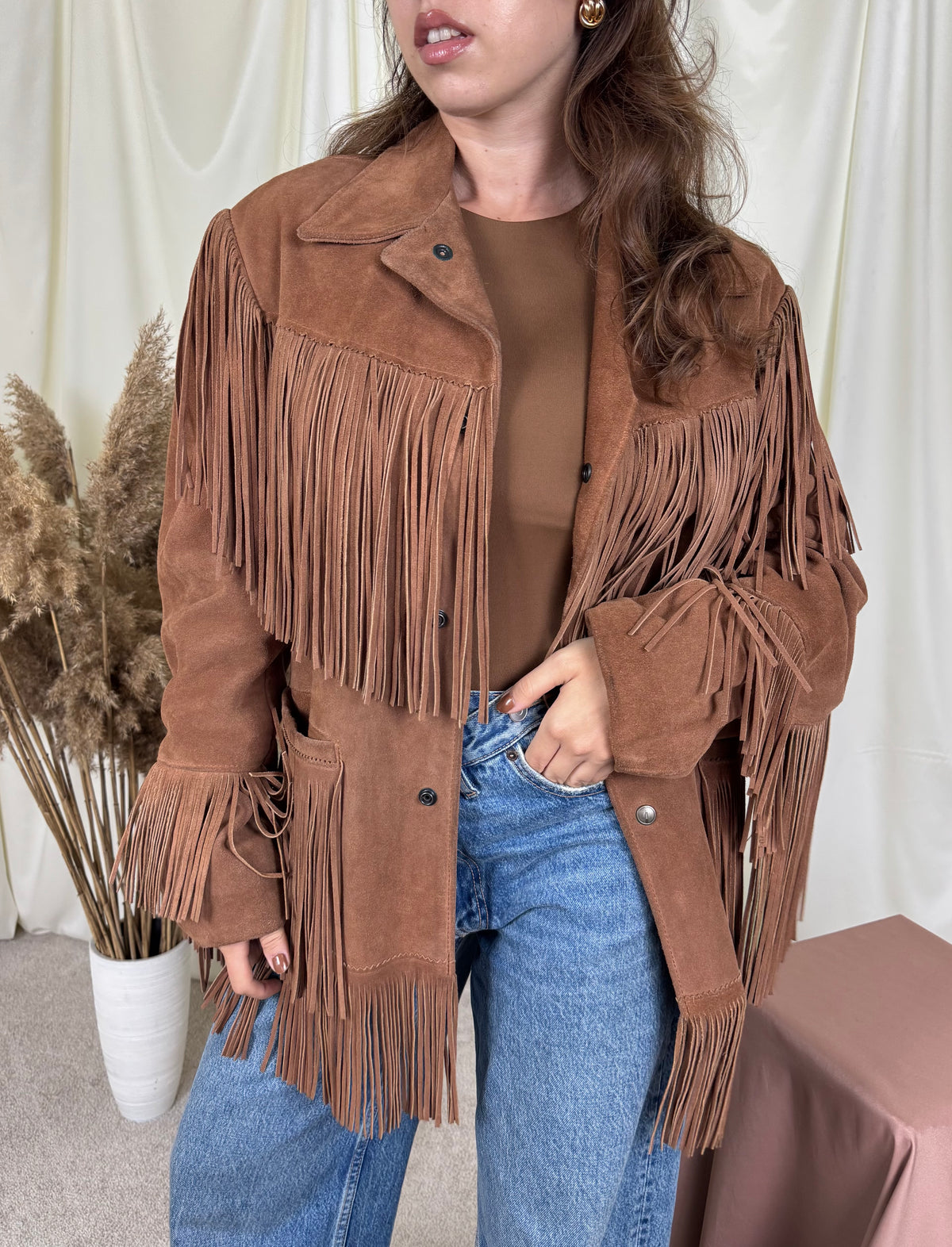 Jacheta vintage REED din 100% piele naturală întoarsă cu franjuri ( mărimea S-M)
