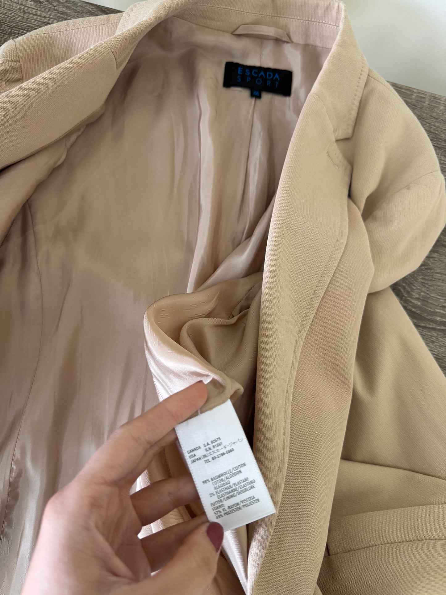 Sacou nude ESCADA din bumbac
(Mărimea L/XL)