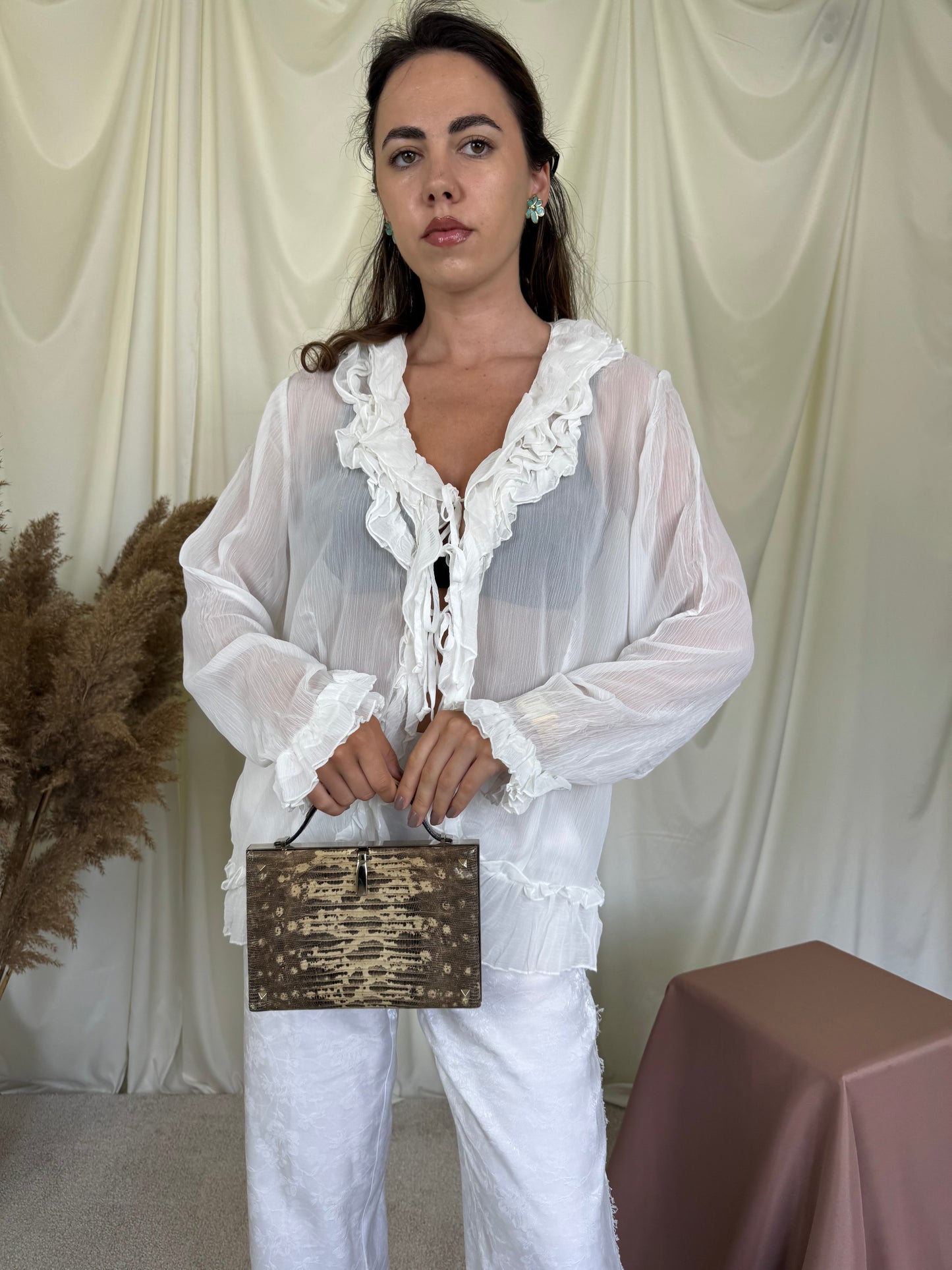 Cămașă MADELEINE semi transparentă 
(Mărimea L/XL)